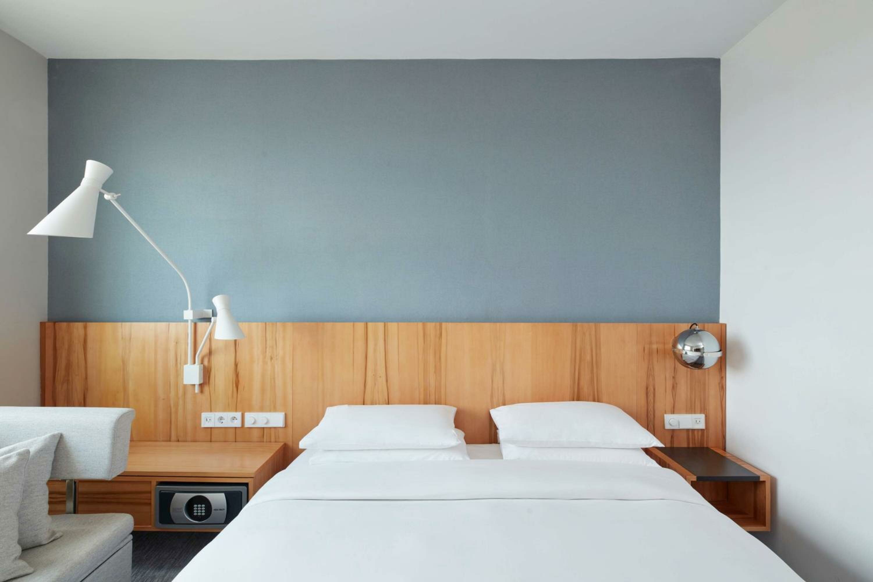 King Room - High Floor/Club Access