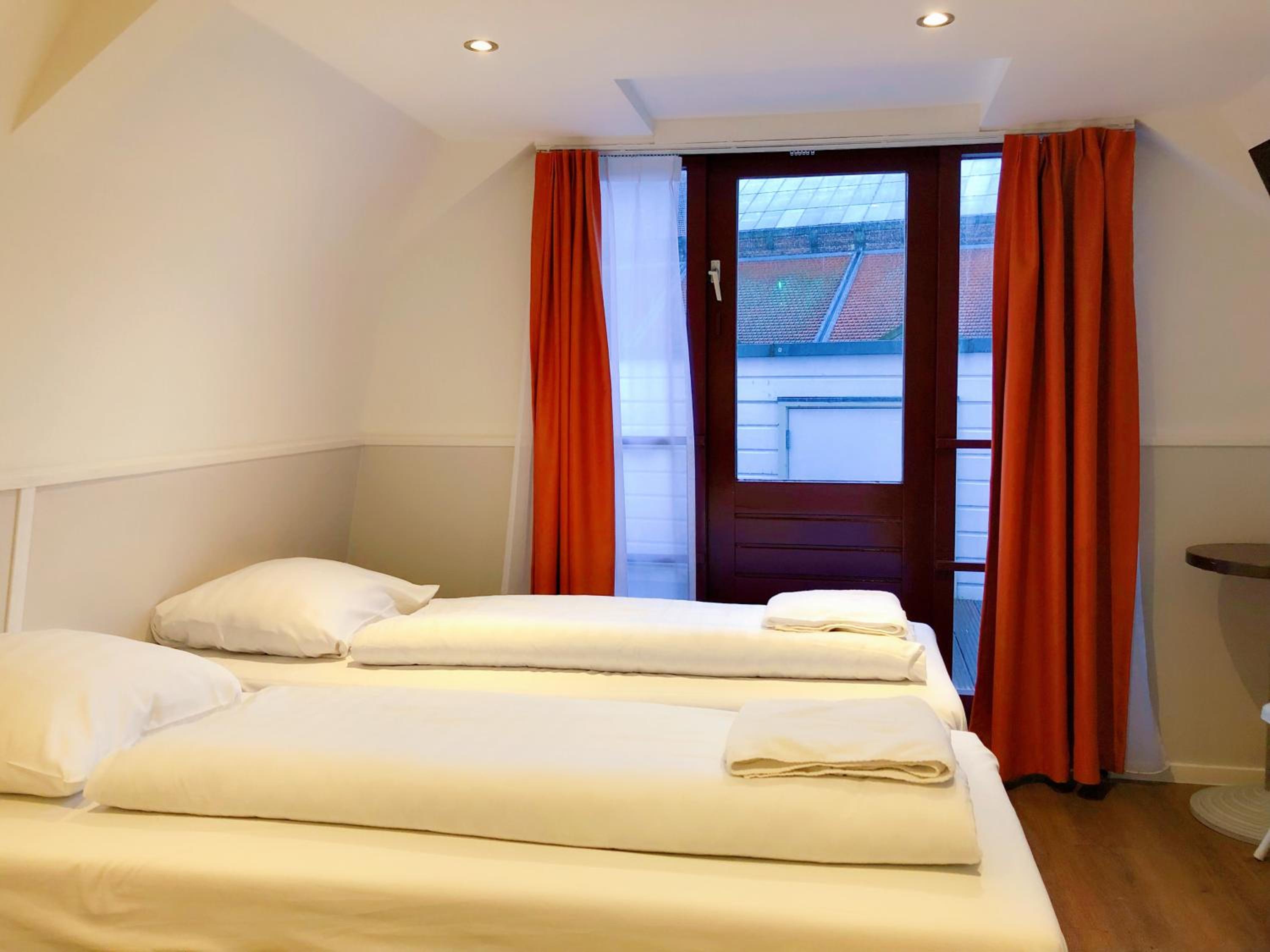 Twin Room with Private Bathroom