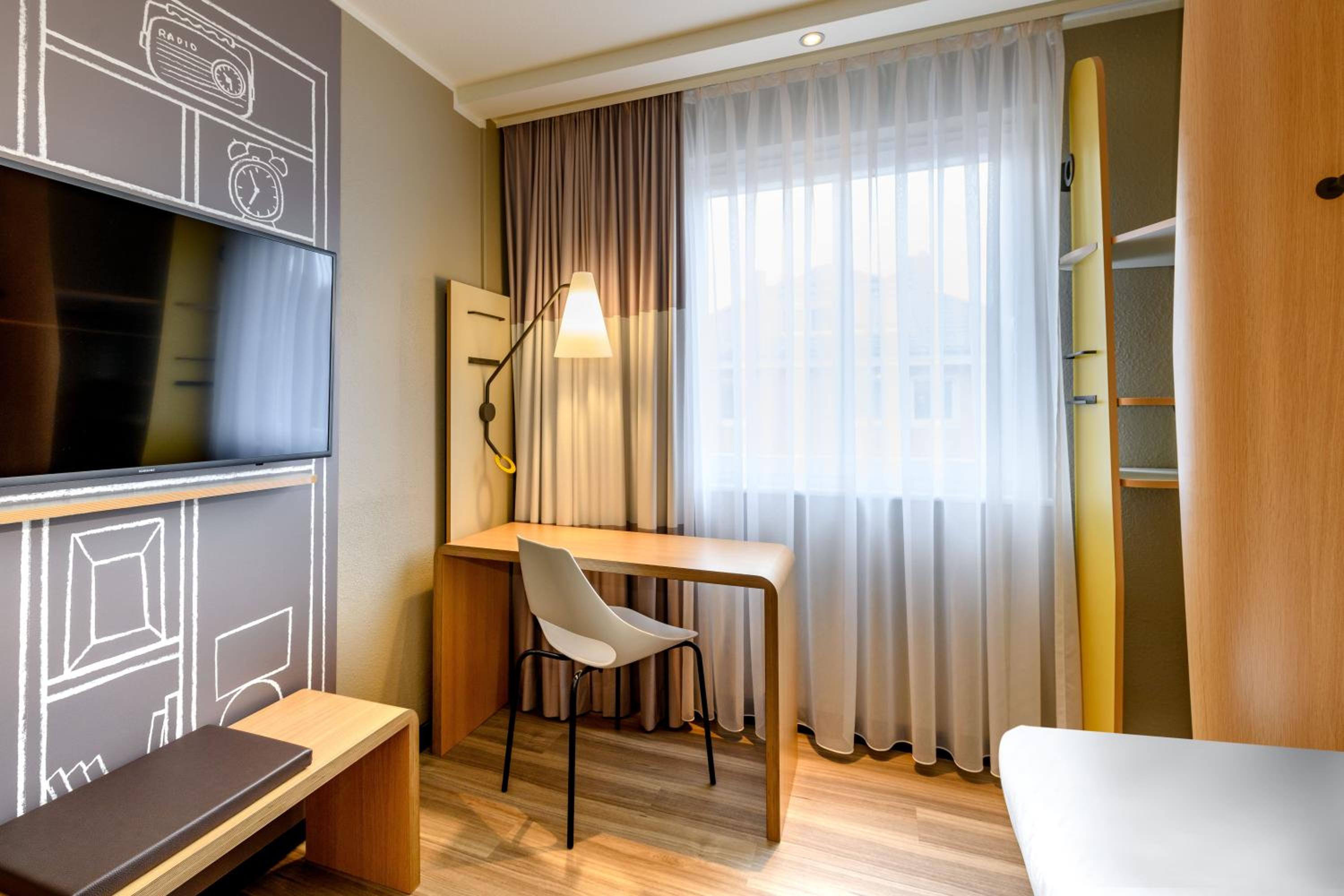 Standard Room with 1 Single Bed