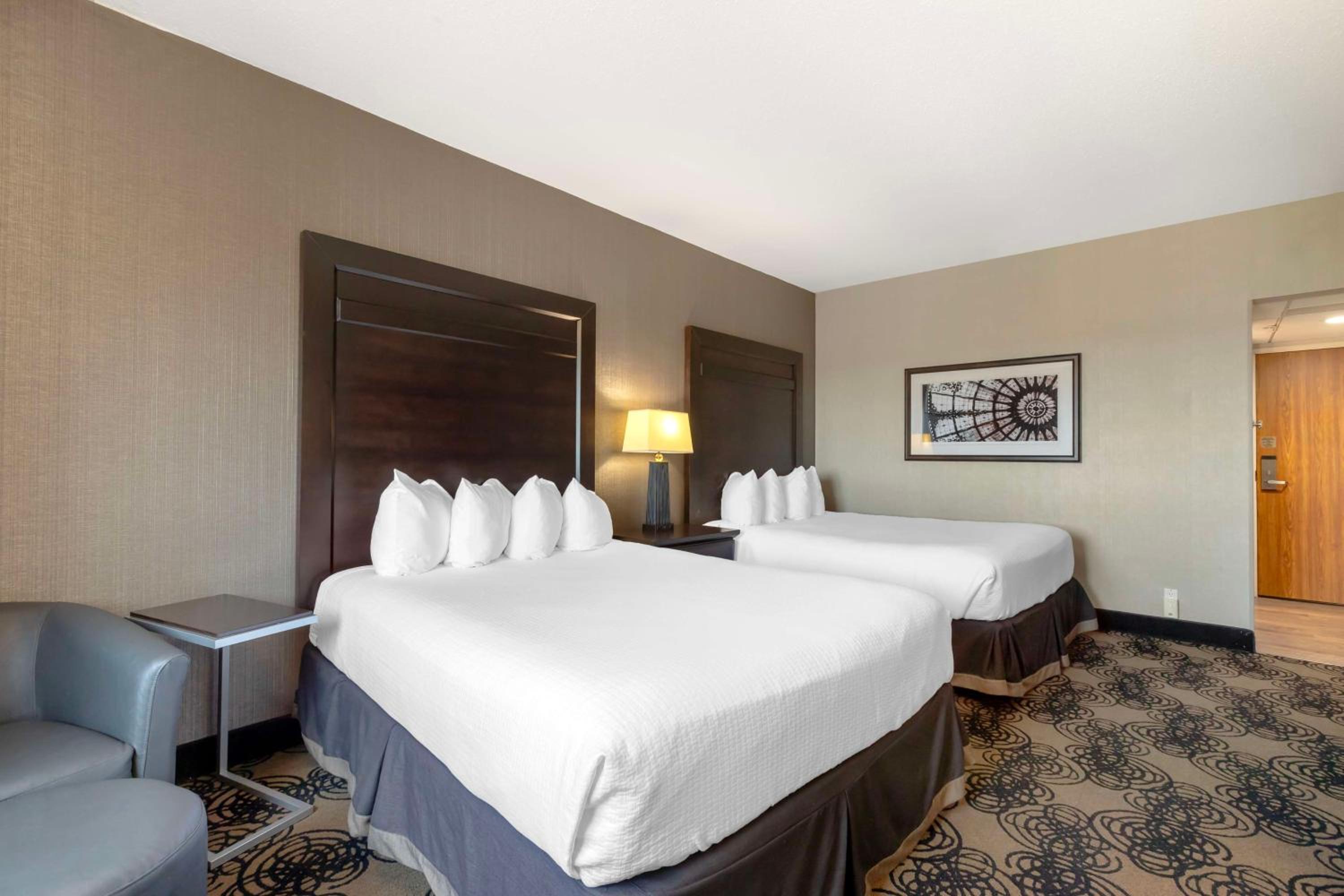Queen Room with Two Queen Beds - Accessible/Non-Smoking 