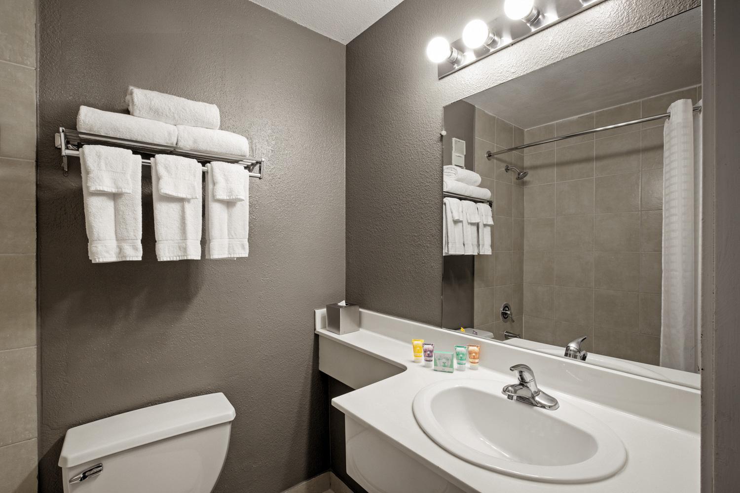 Gold Spike Double Queen (21 & Over)