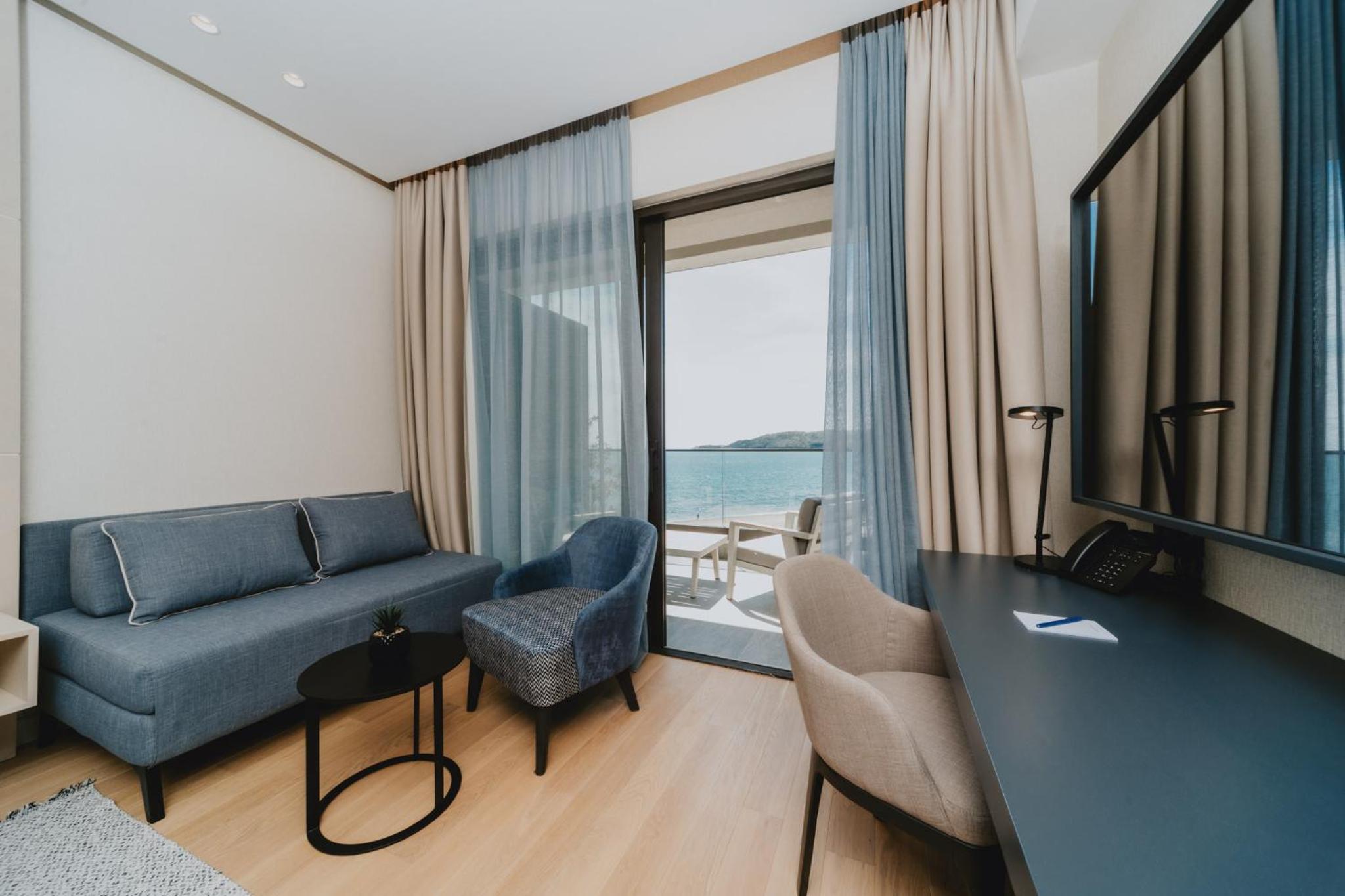 Premium Double Room with Terrace and Sea View