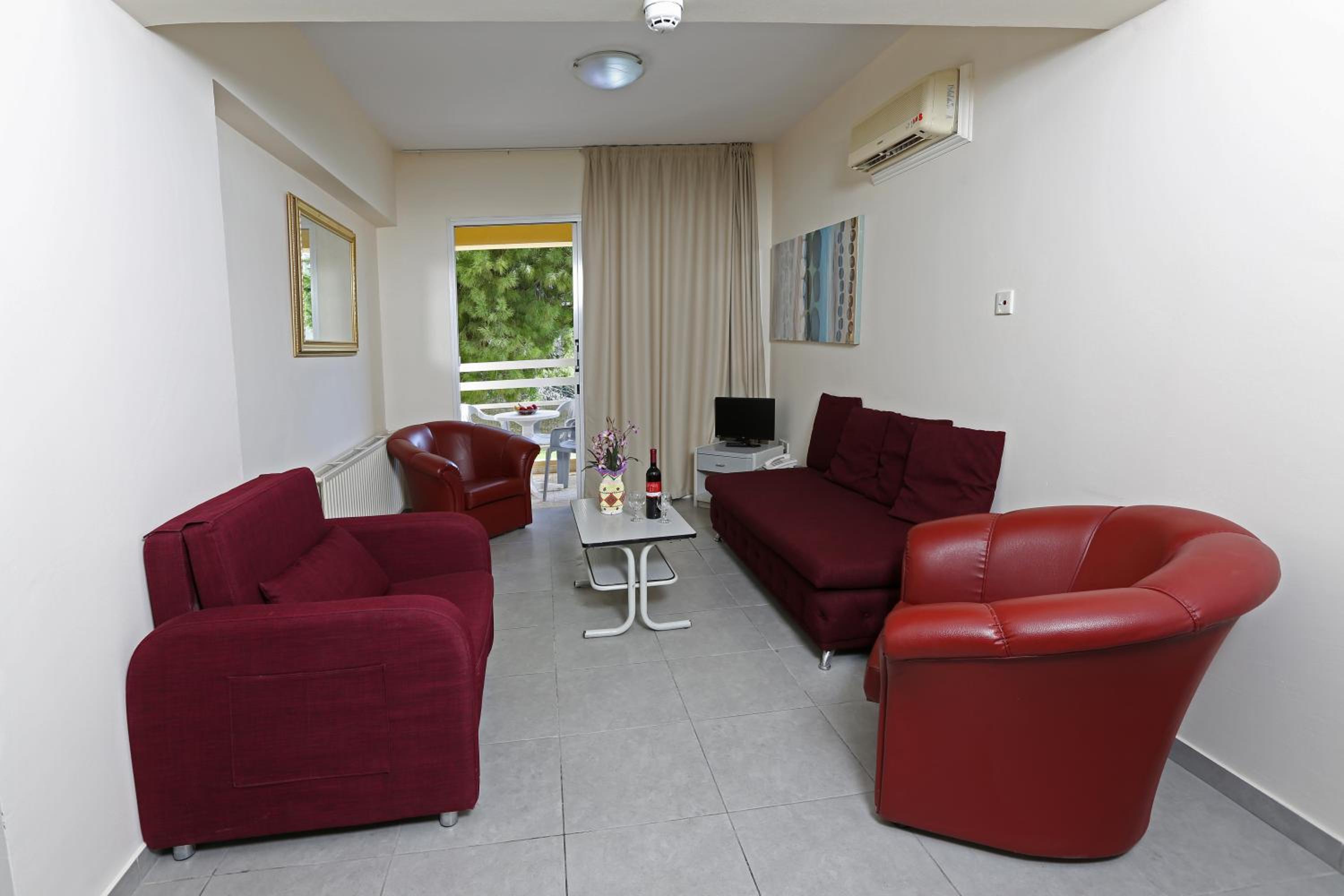 Two-Bedroom Apartment (4-6 Adults)