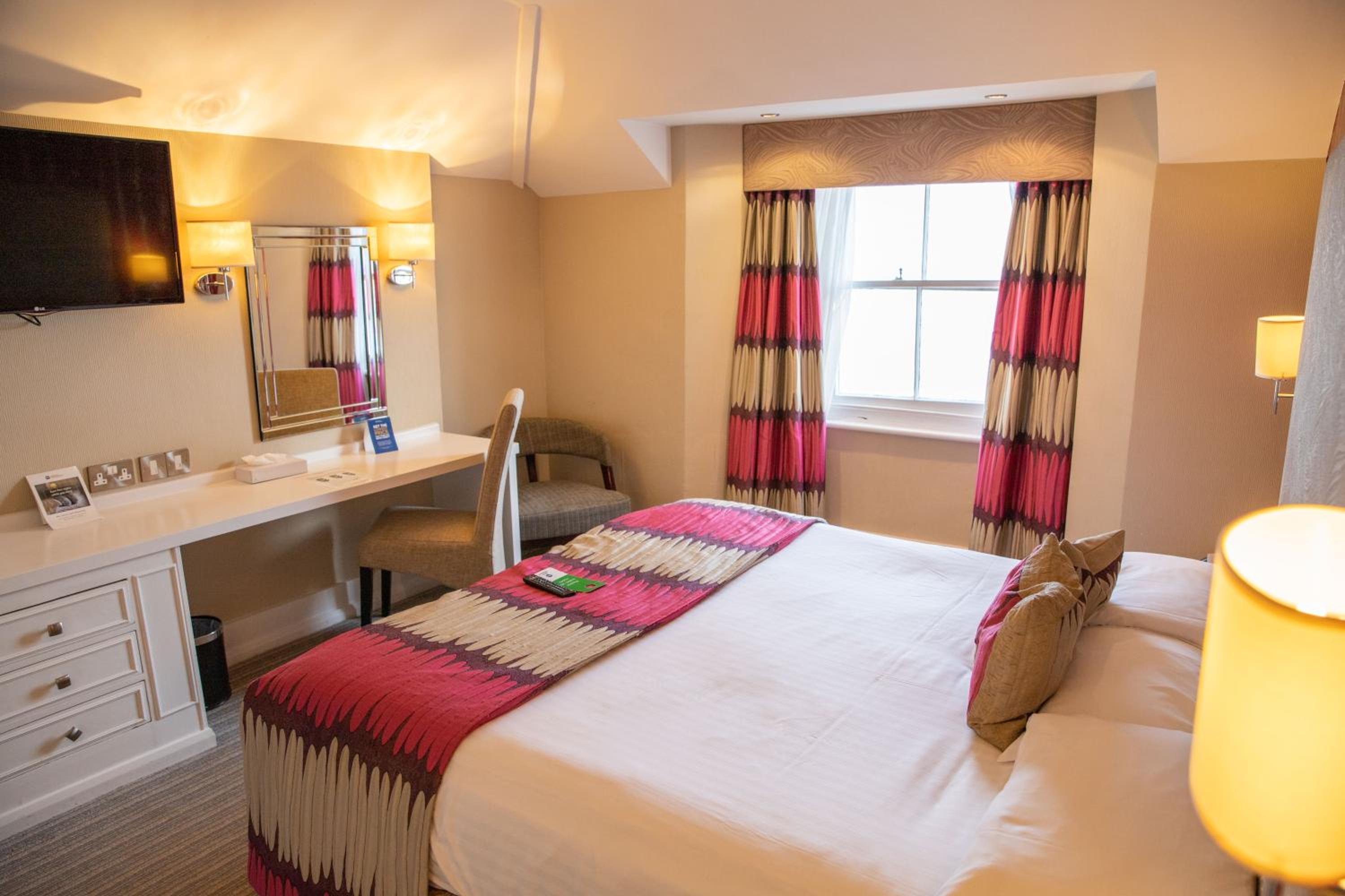 Double Room with Double Bed and Sea View - Non-Smoking