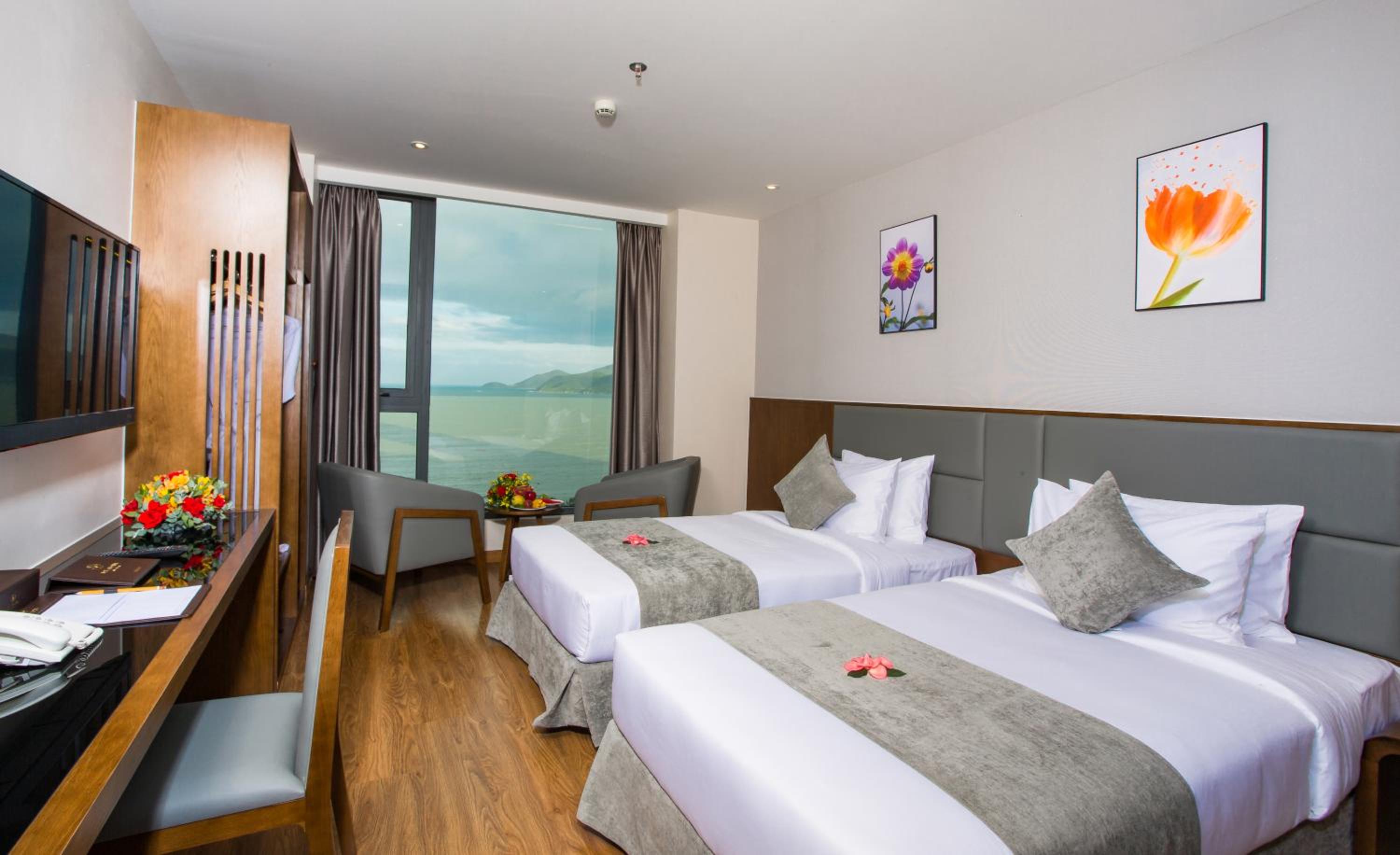 Deluxe Double or Twin Room with Sea View