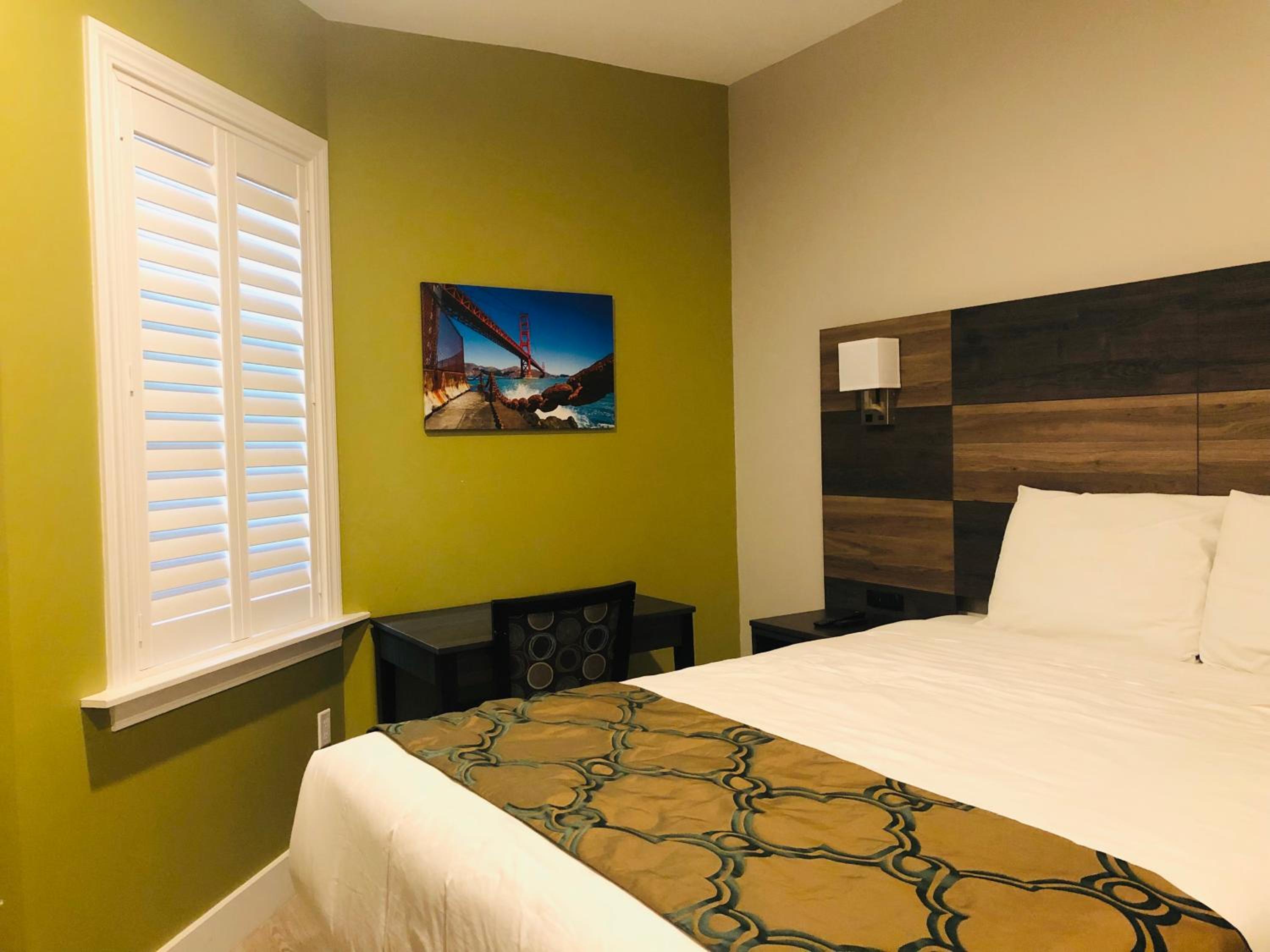 Queen Room with Private Bathroom