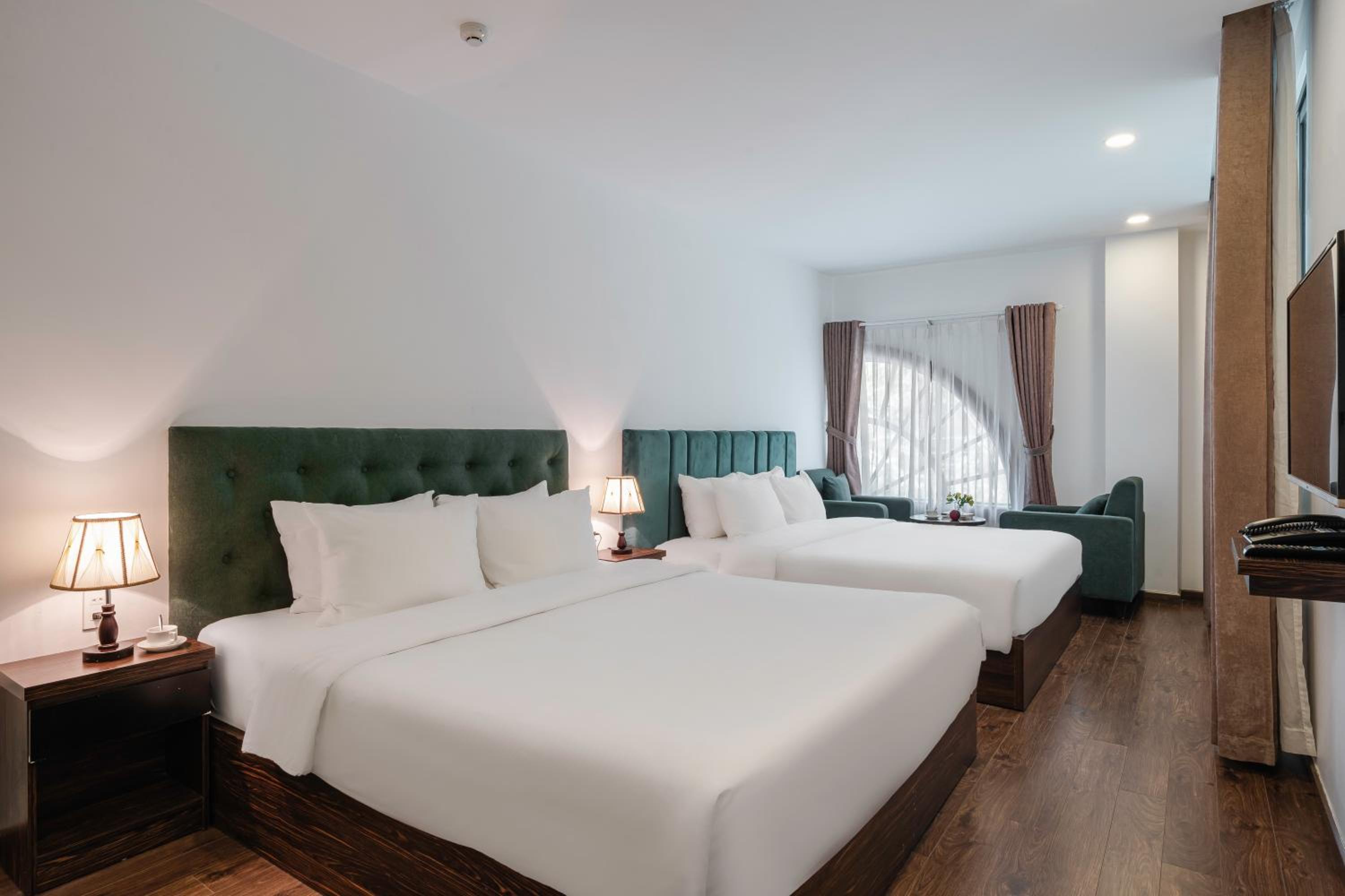 Deluxe Family Room