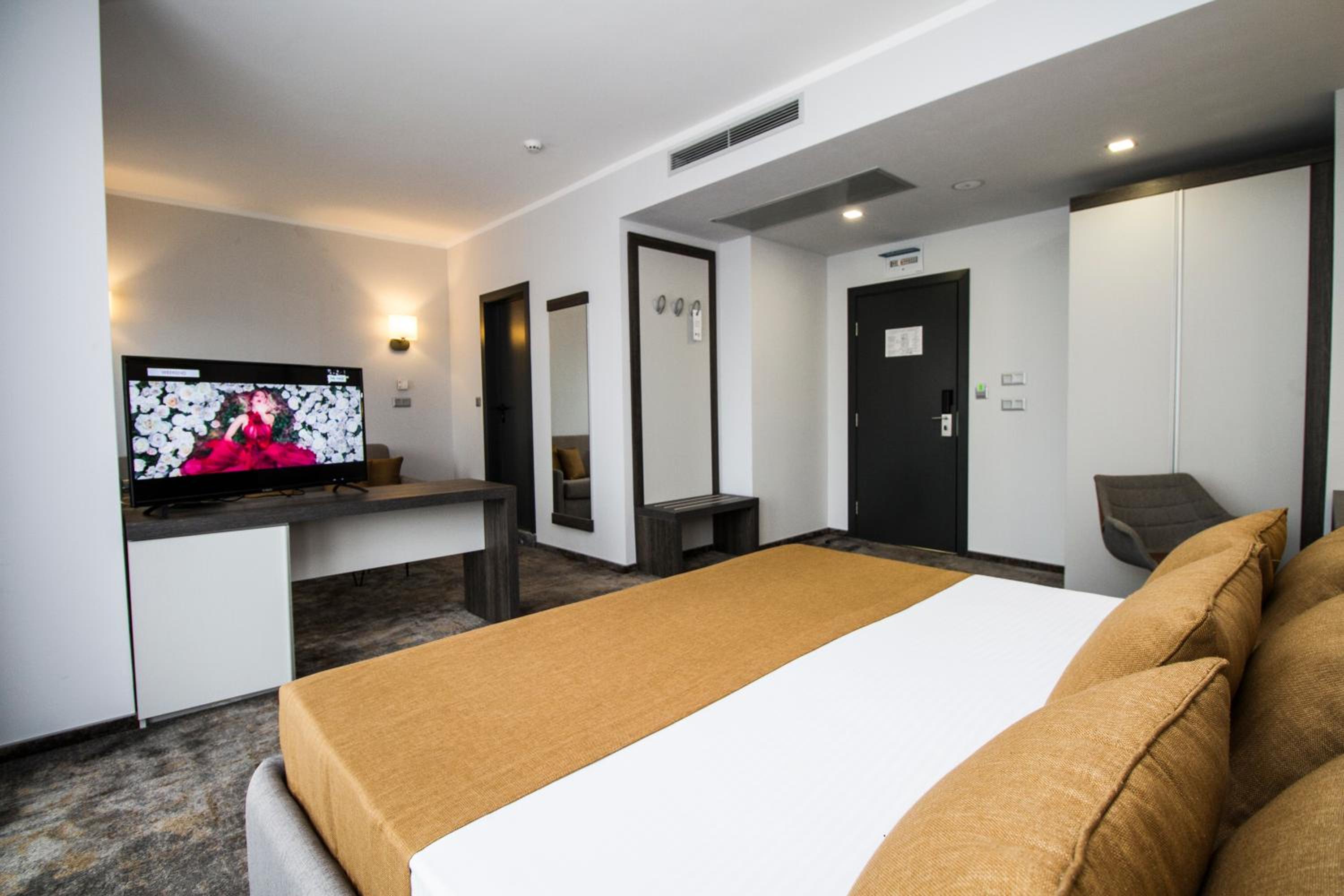 Deluxe King Room with Sofa Bed and Balcony