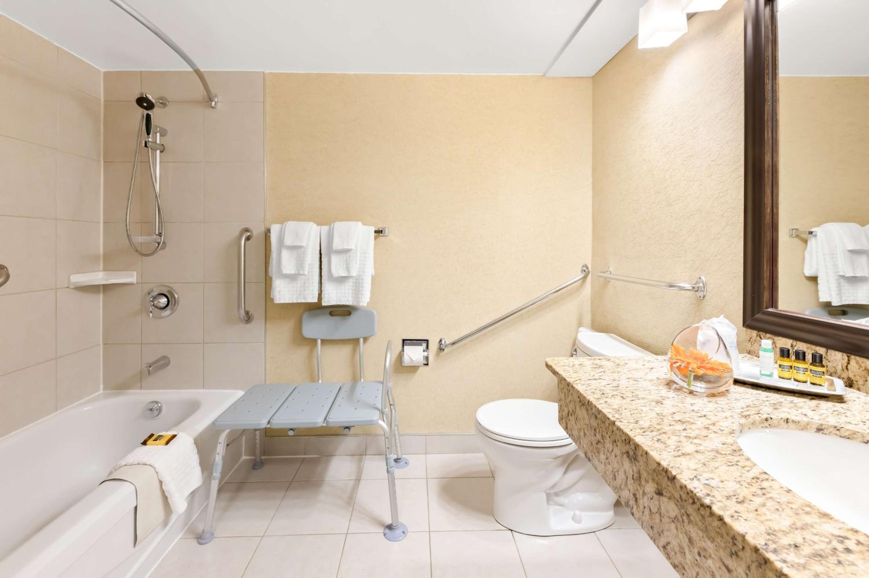 Queen Room with Disability Access - Non Smoking 