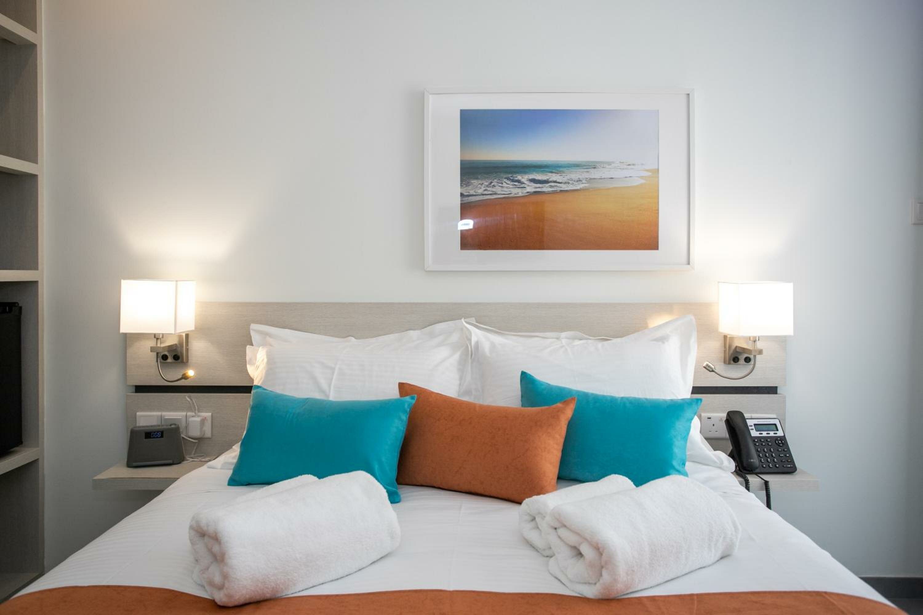 Suite with Queen Bed and Sofa Bed - Non-Smoking