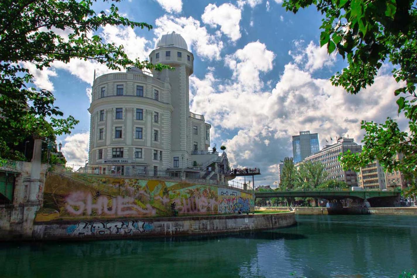 Deluxe One-Bedroom Apartment with Terrace