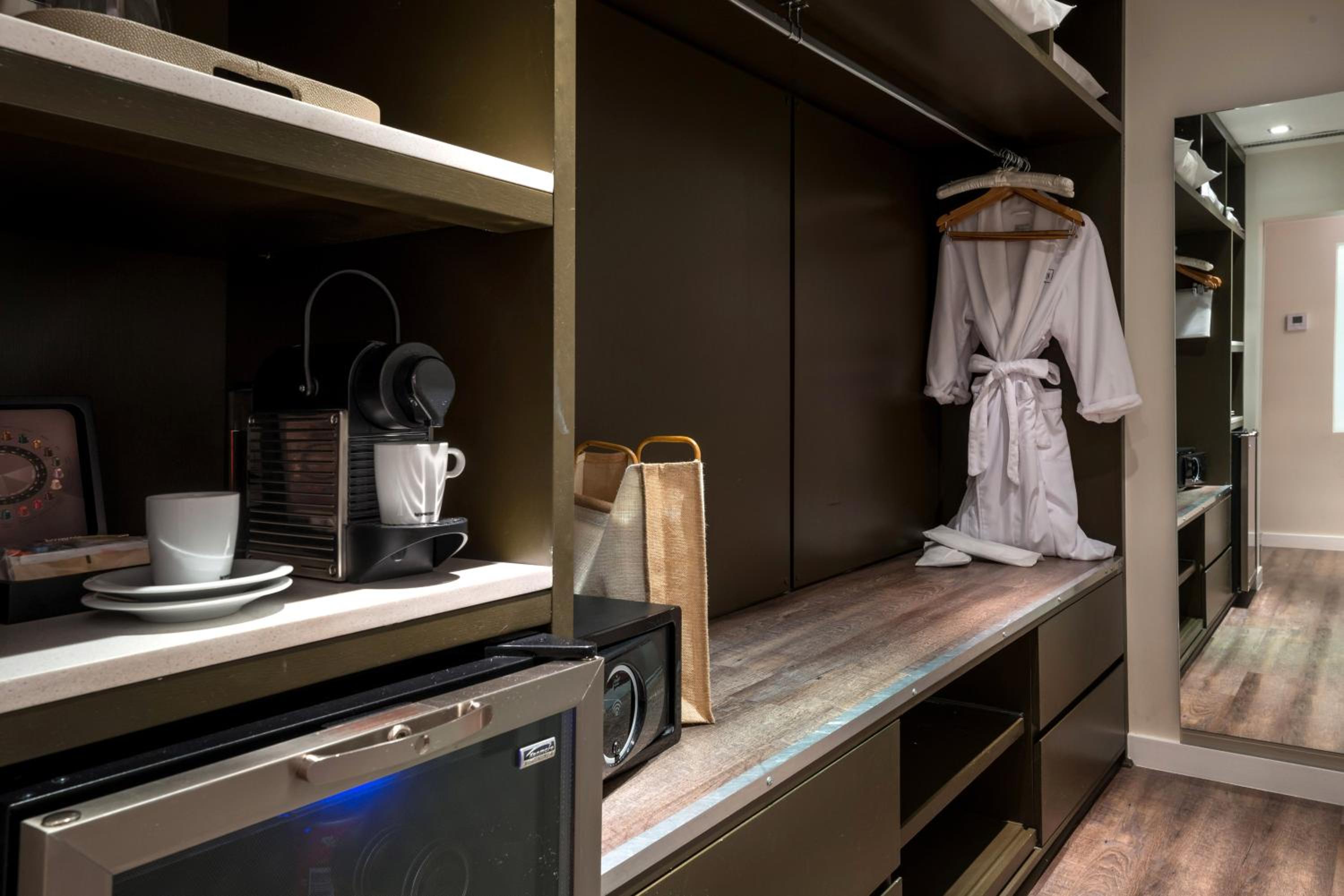 Superior Deluxe Suite