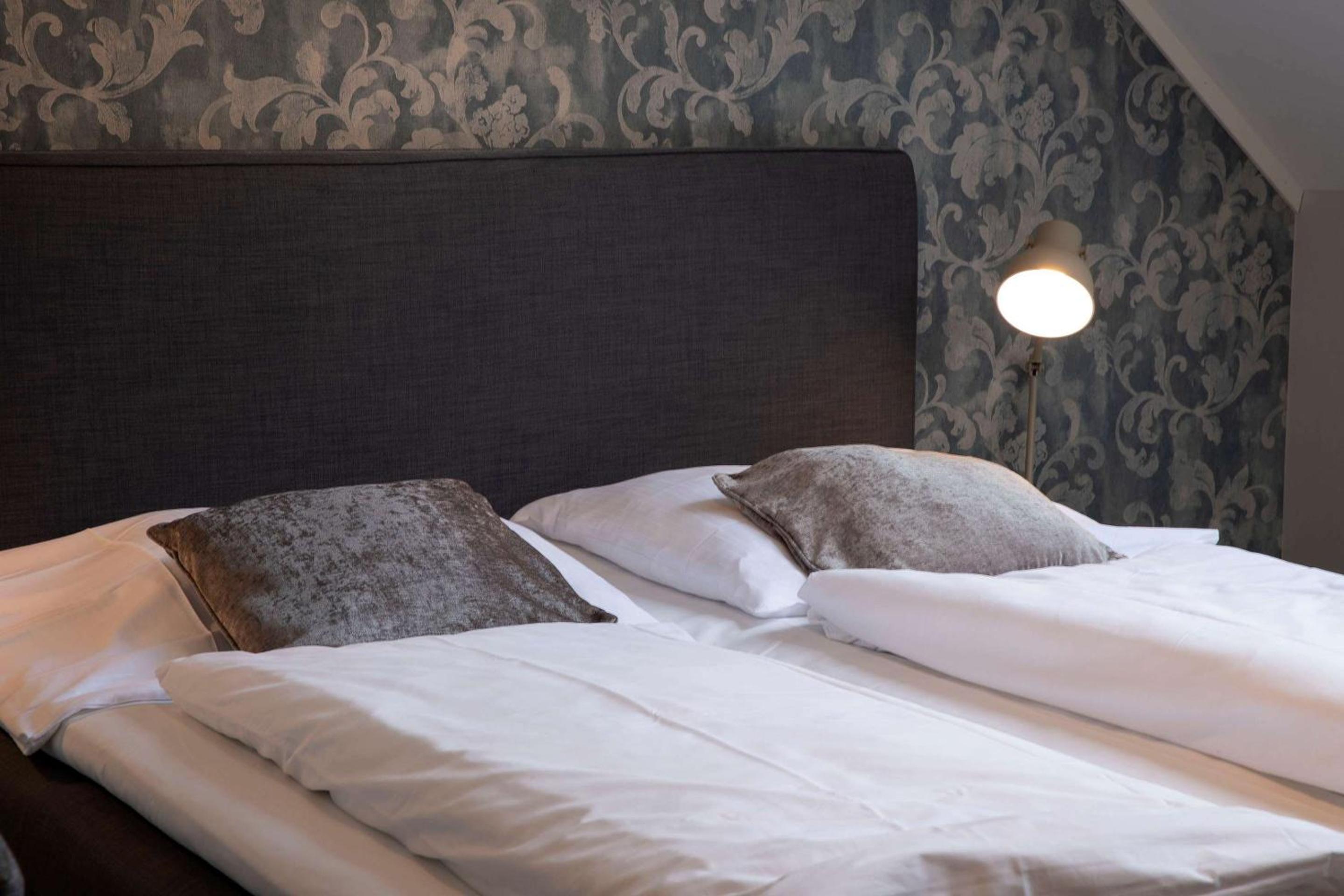 Twin Room - Non-Smoking