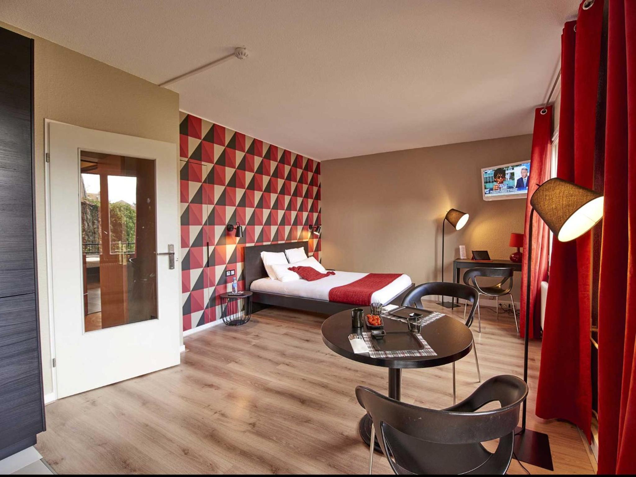 Suite (4 Adults) - Garden side