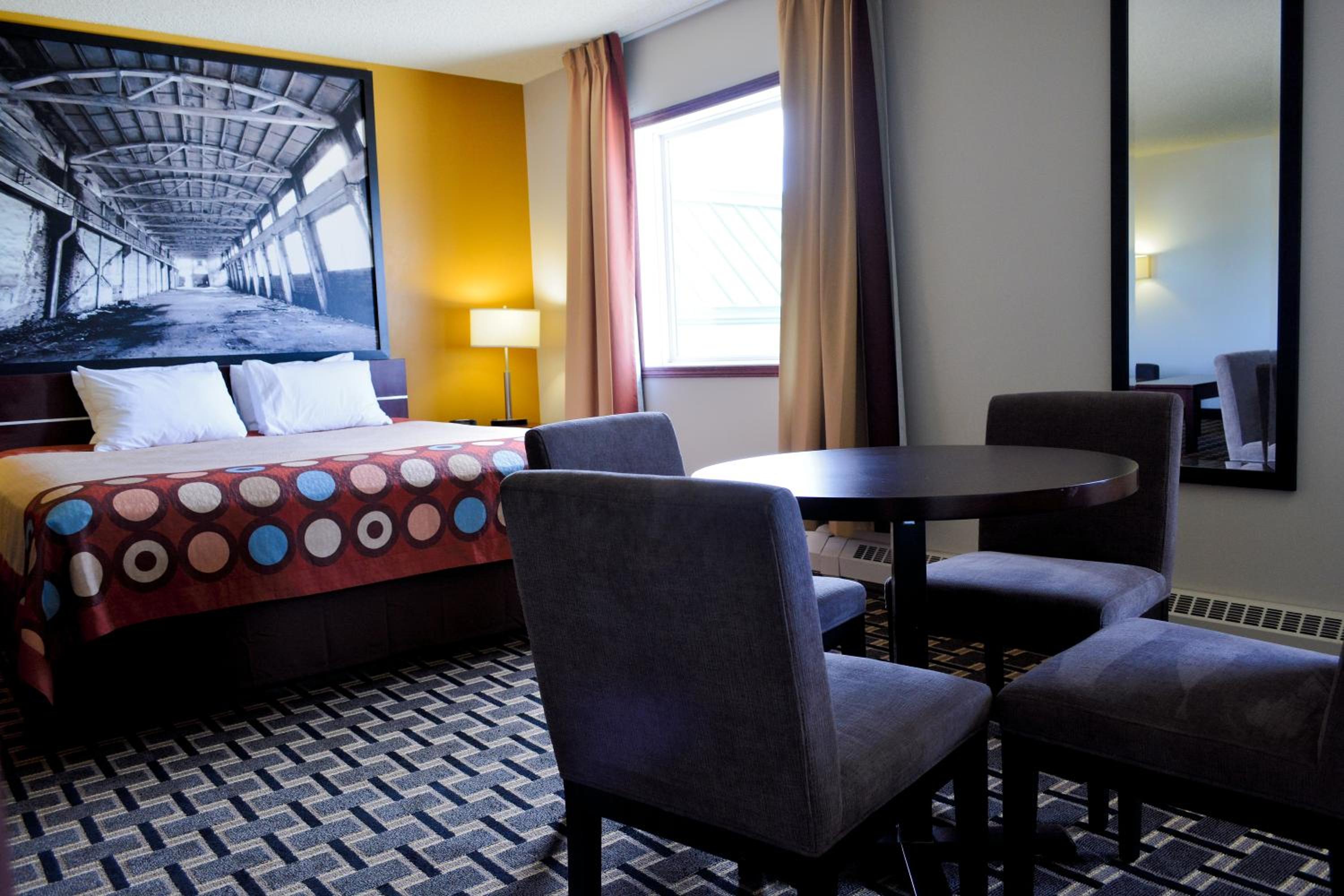 1 King Bed, Studio Suite, Non-Smoking