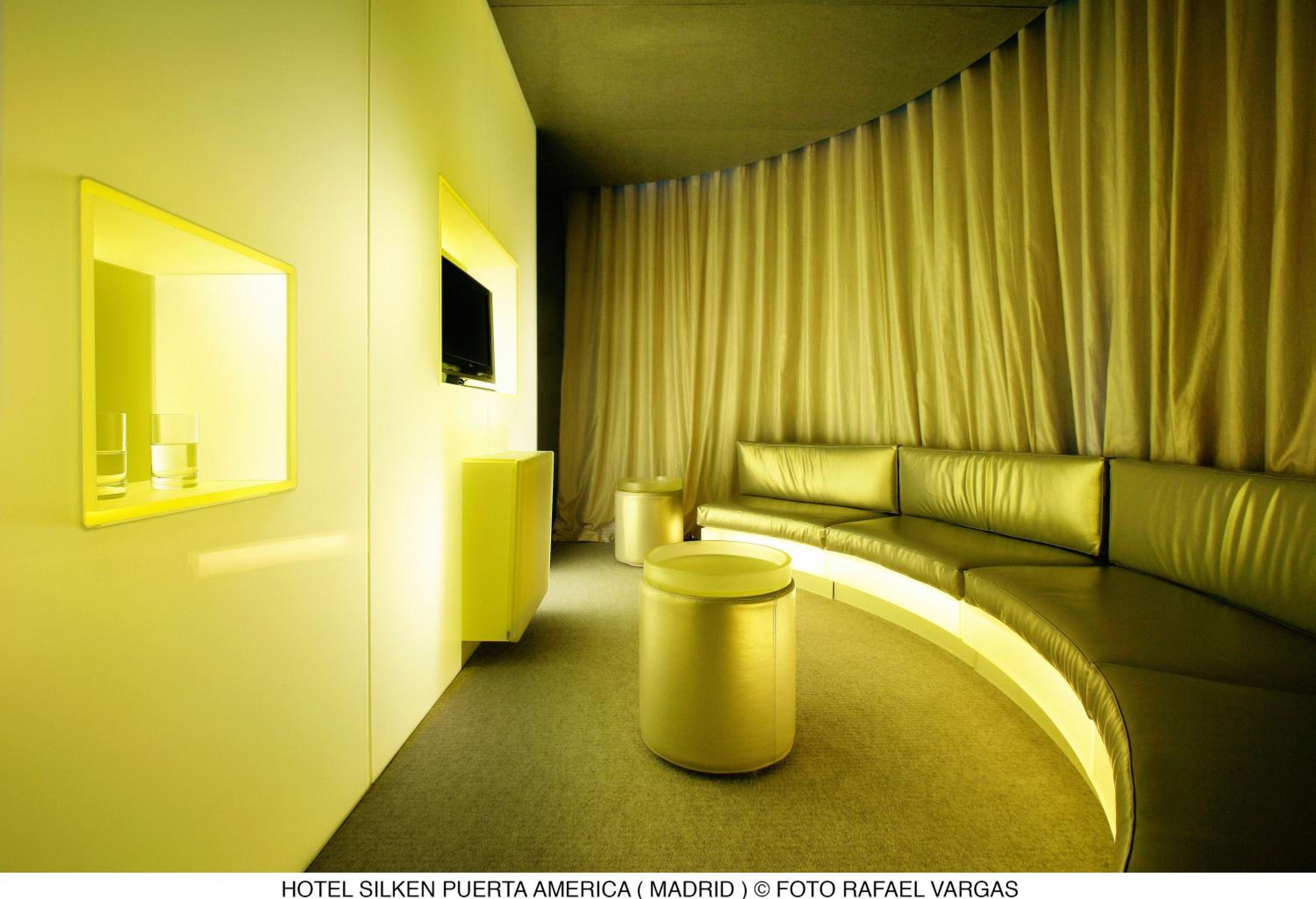 Junior Suite with Executive Lounge Access