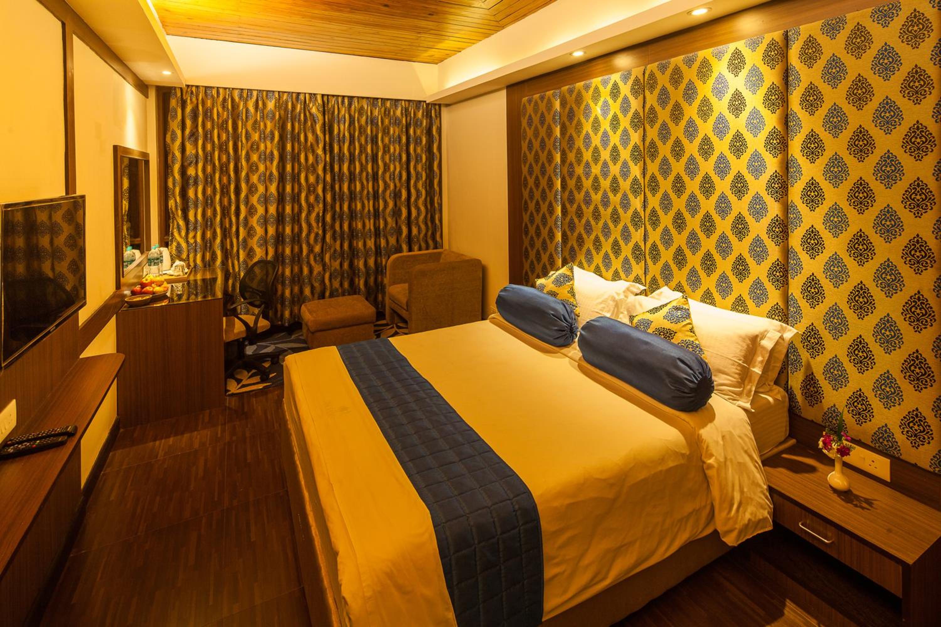 Deluxe Double or Twin Room