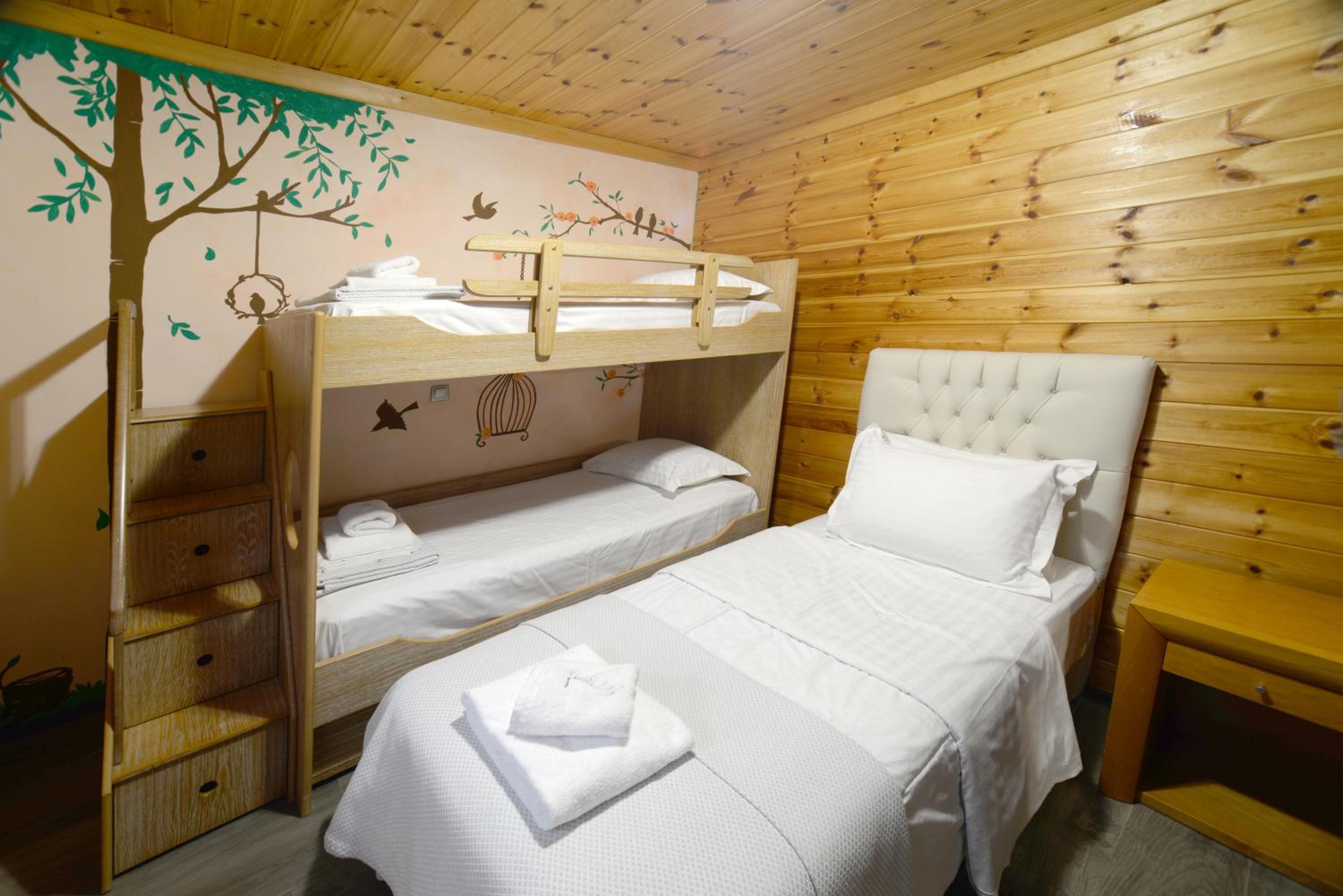 The Woodland Cottage - 2 Bedroom Villa with Sea View, Sauna & Shared Pool