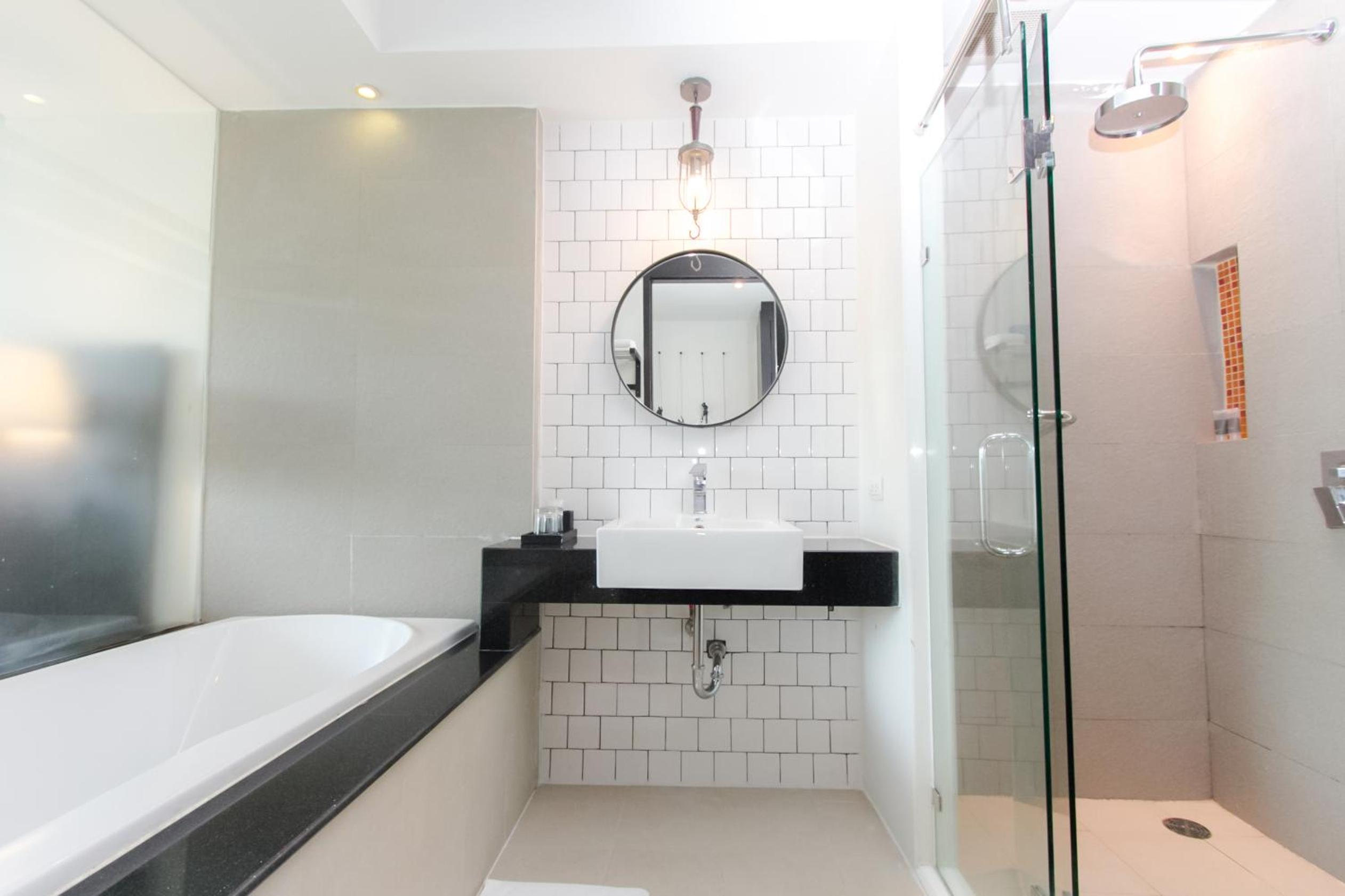 Deluxe Double or Twin Room with Pool View
