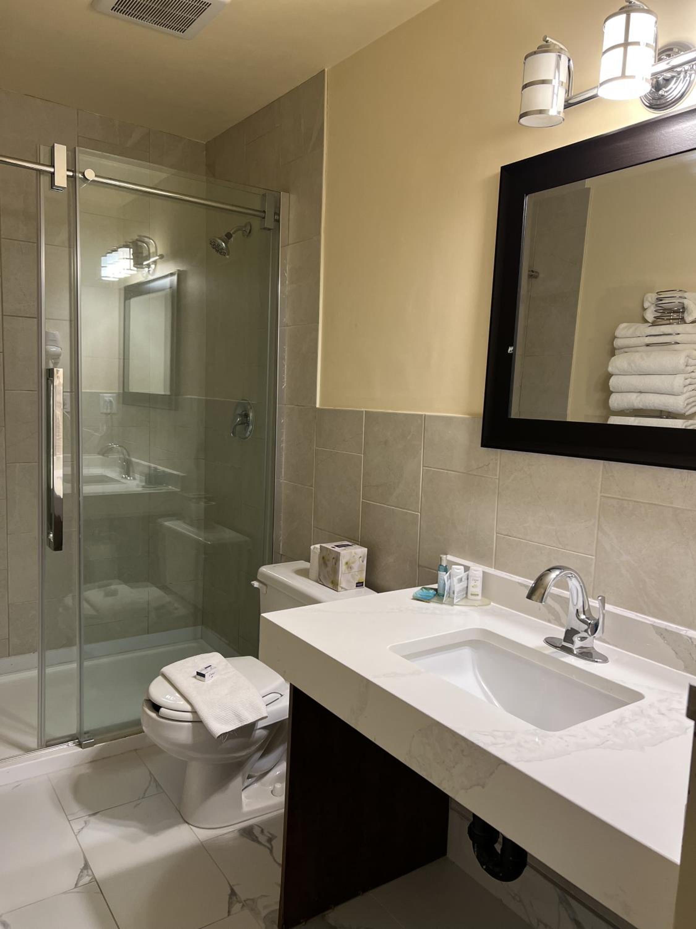 1 King Bed, Suite, Jetted Tub, Non-Smoking