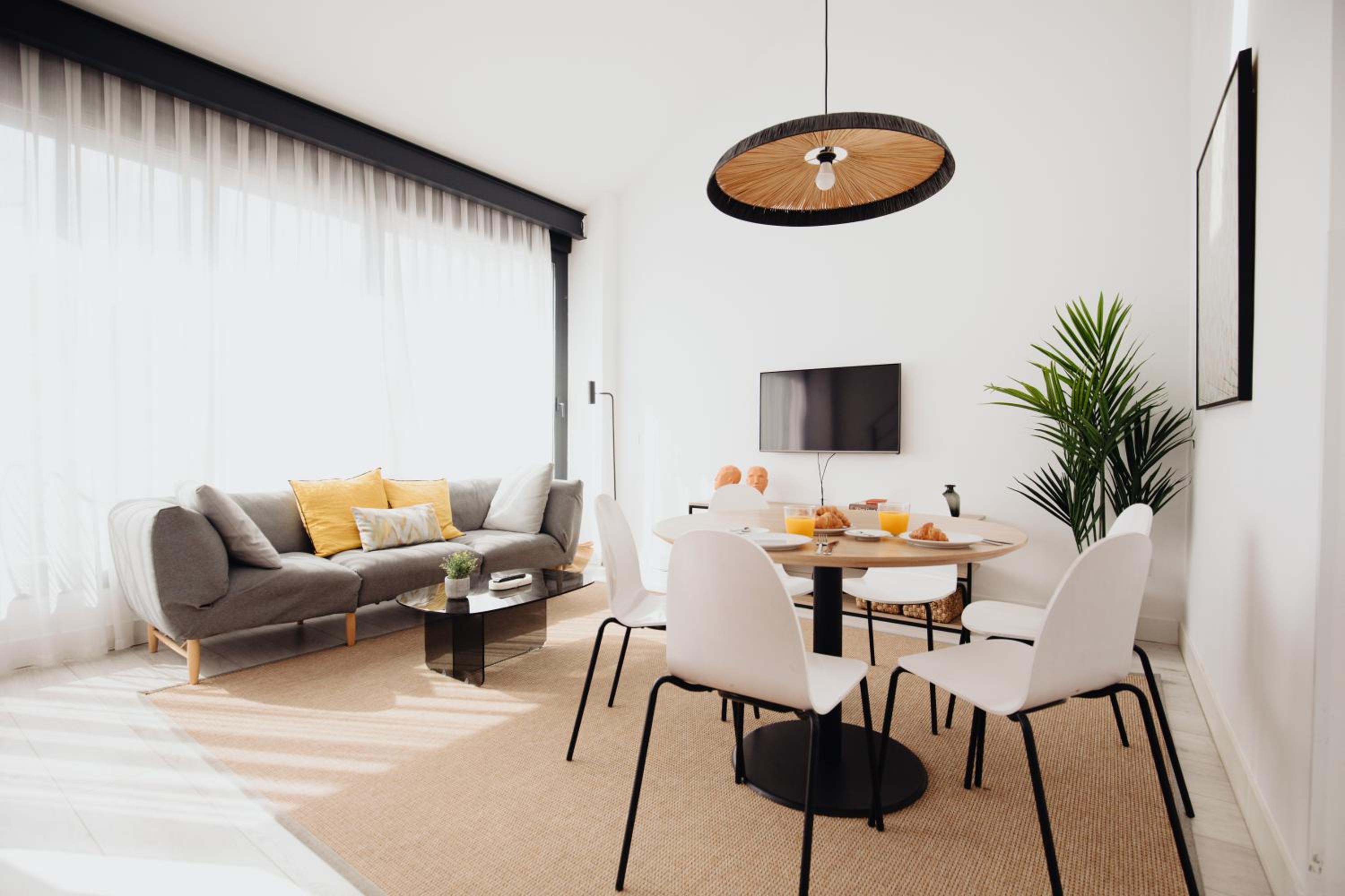 Three-Bedroom Apartment with Terrace (6 Adults)