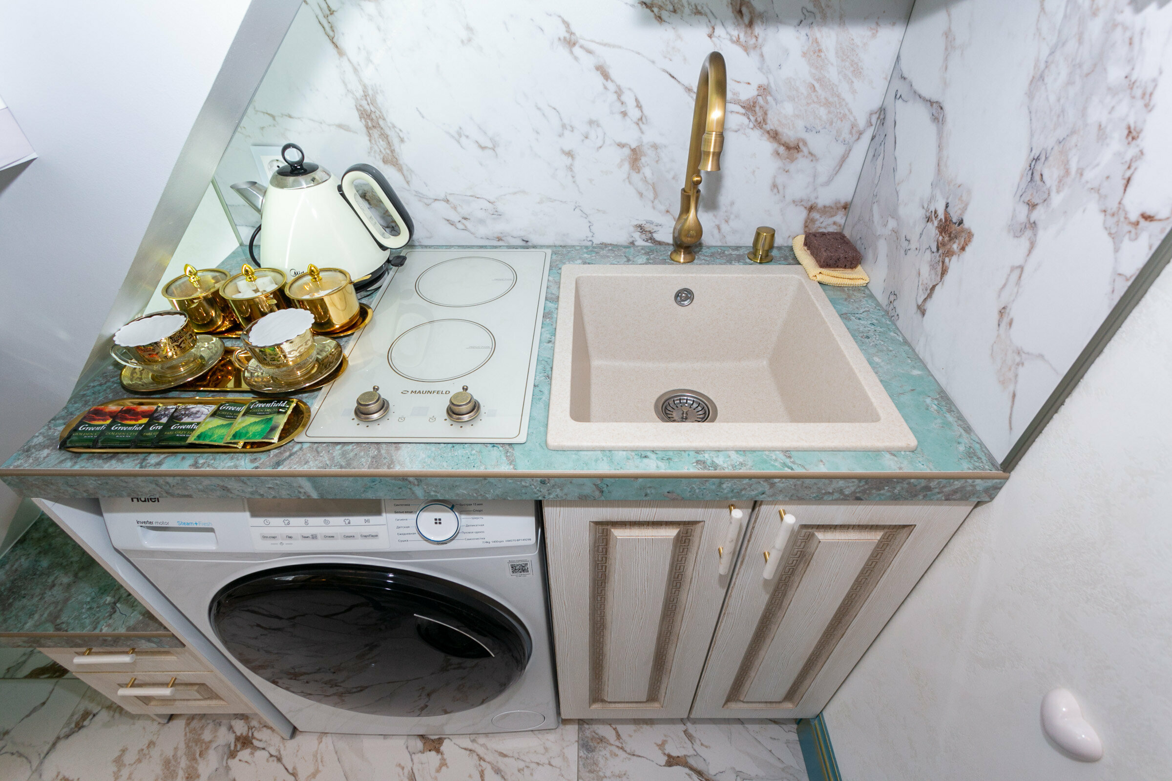 Двухуровневый номер в античном греческом стиле