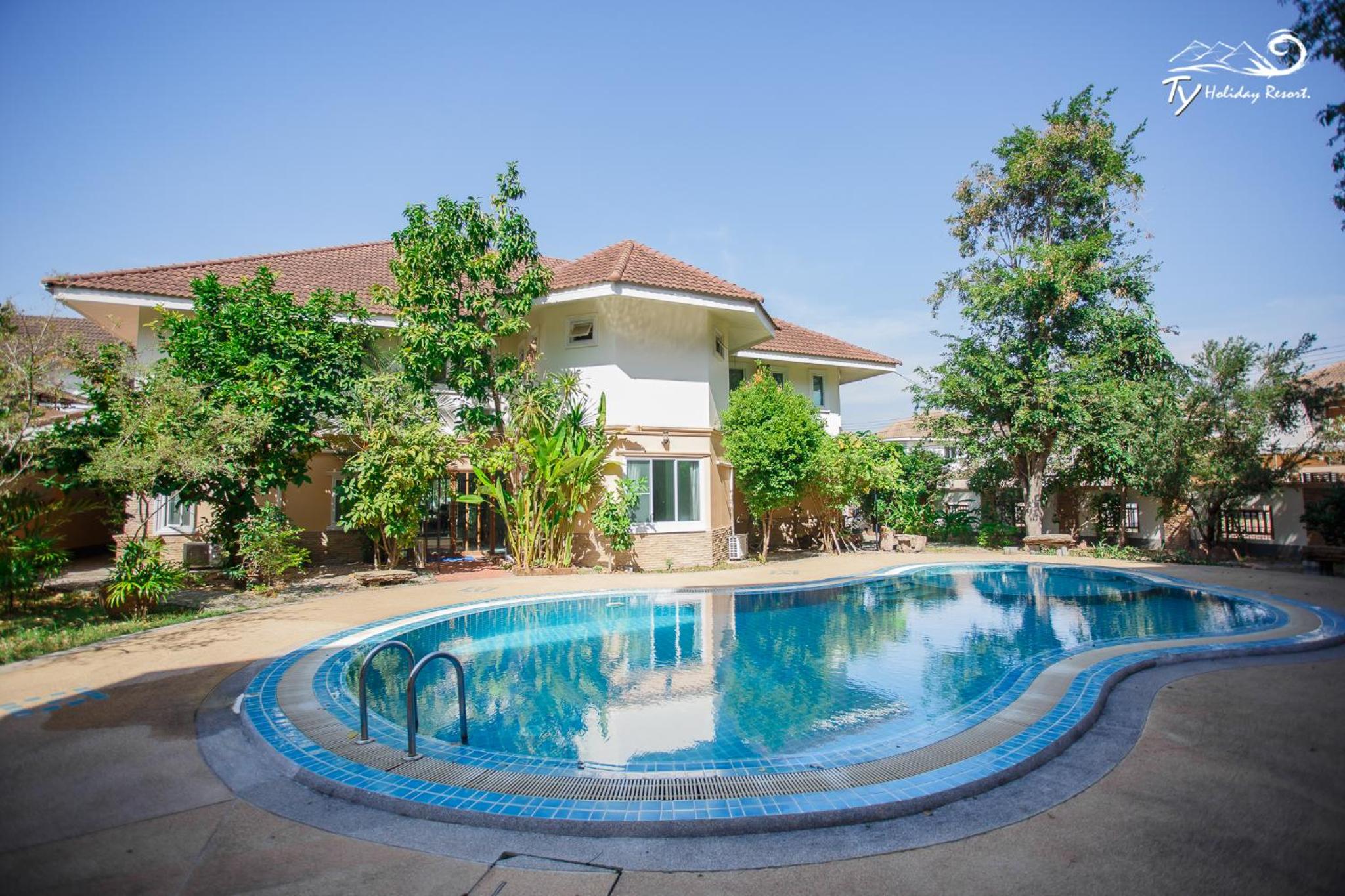 Nine-Bedroom Villa with Private Pool 227