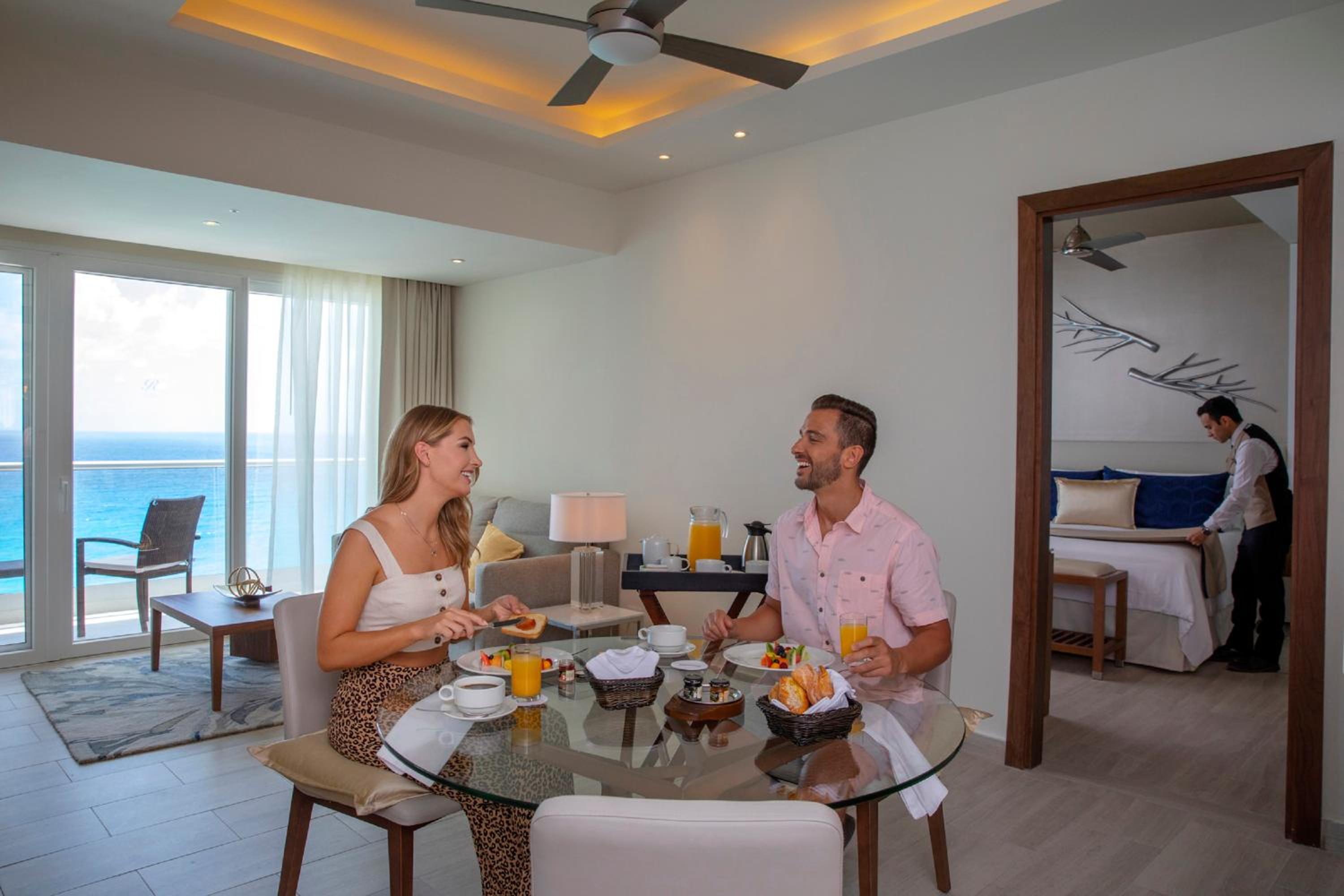 Luxury Presidential Ocean Front One Bedroom Suite Diamond Club