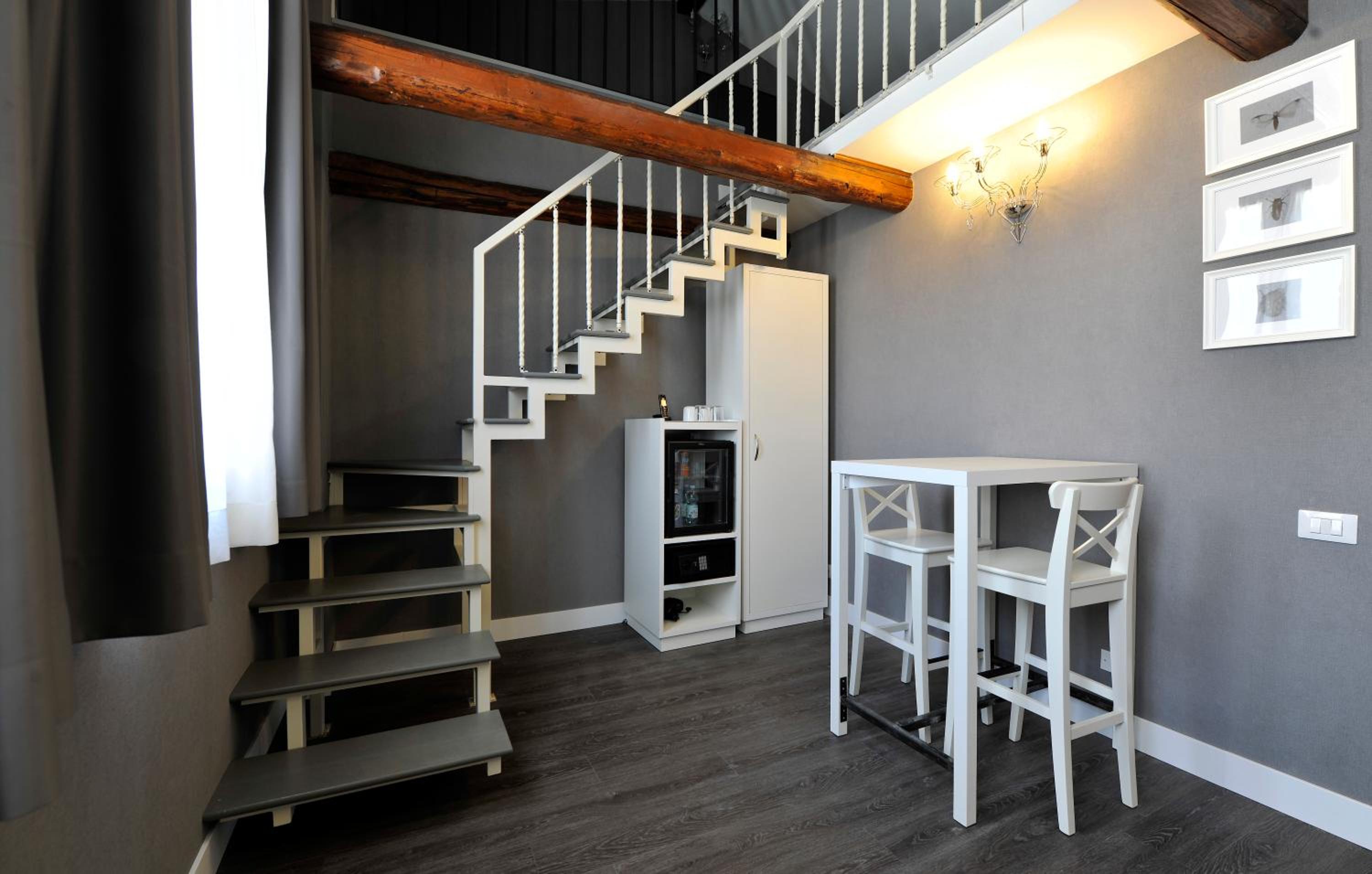 Loft - Split Level (2 Adults)