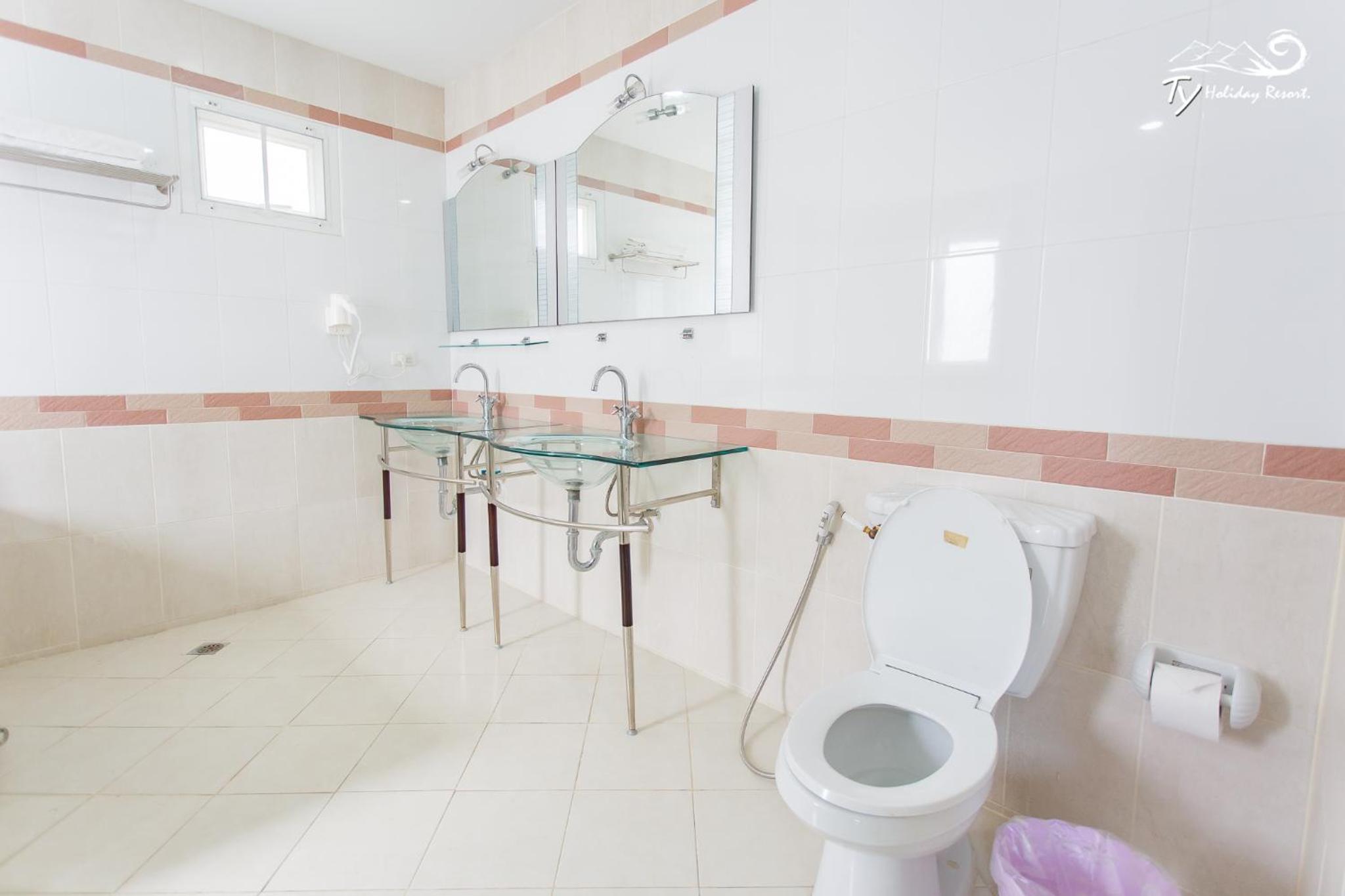 Eight-Bedroom Villa with Private Pool 220