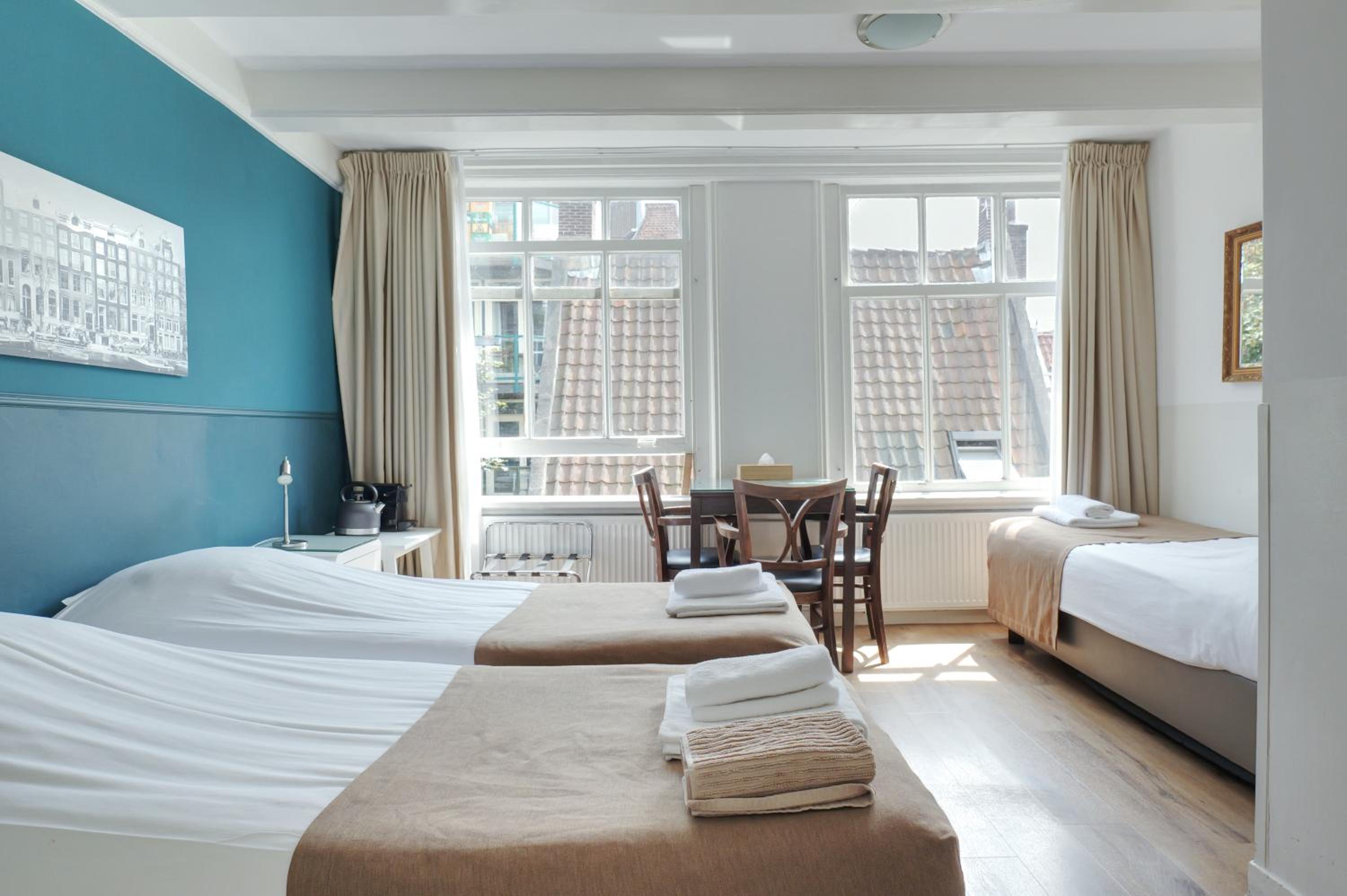 Family Room with Garden View