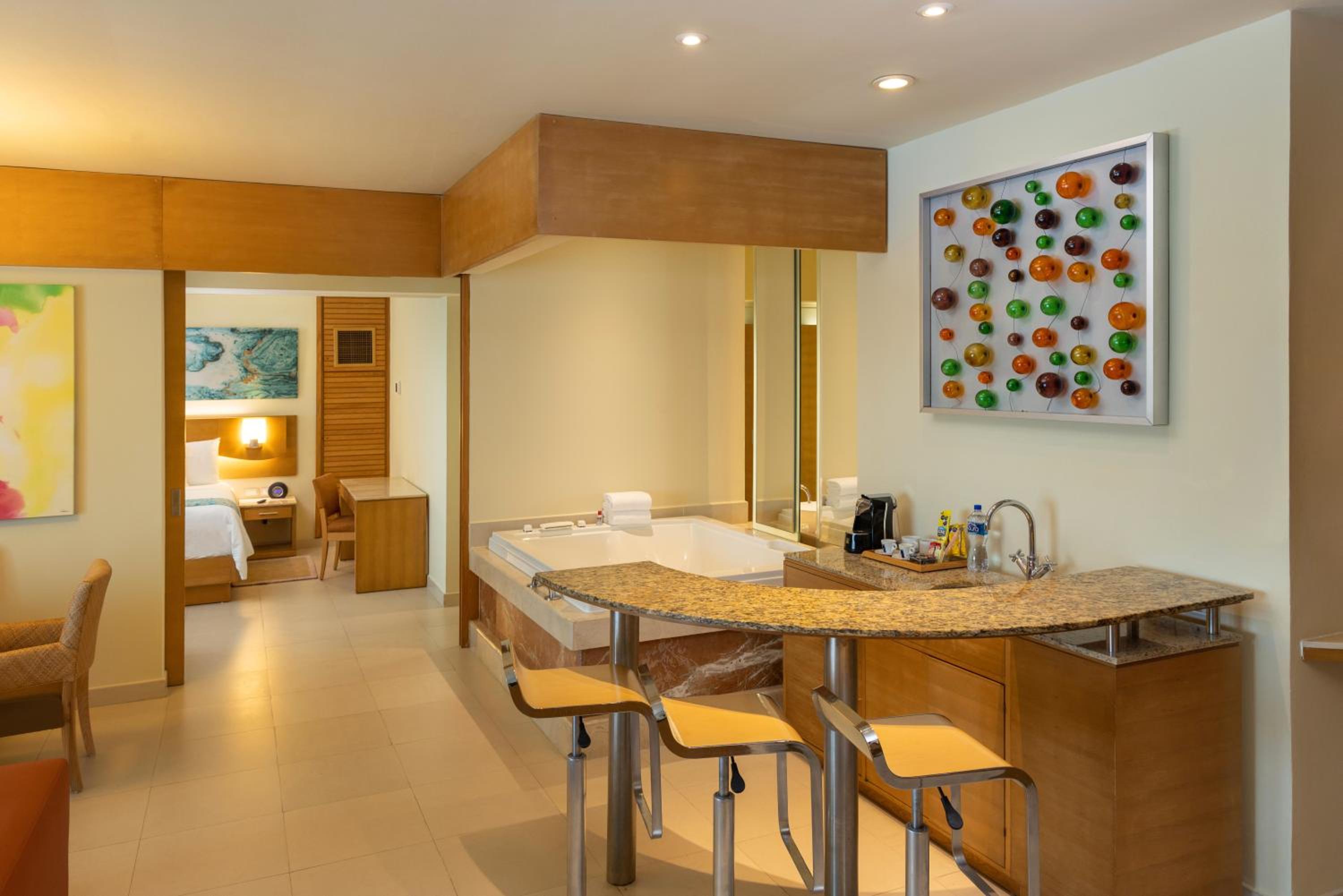 Superior Governor Suite Ocean View - King Size Bed