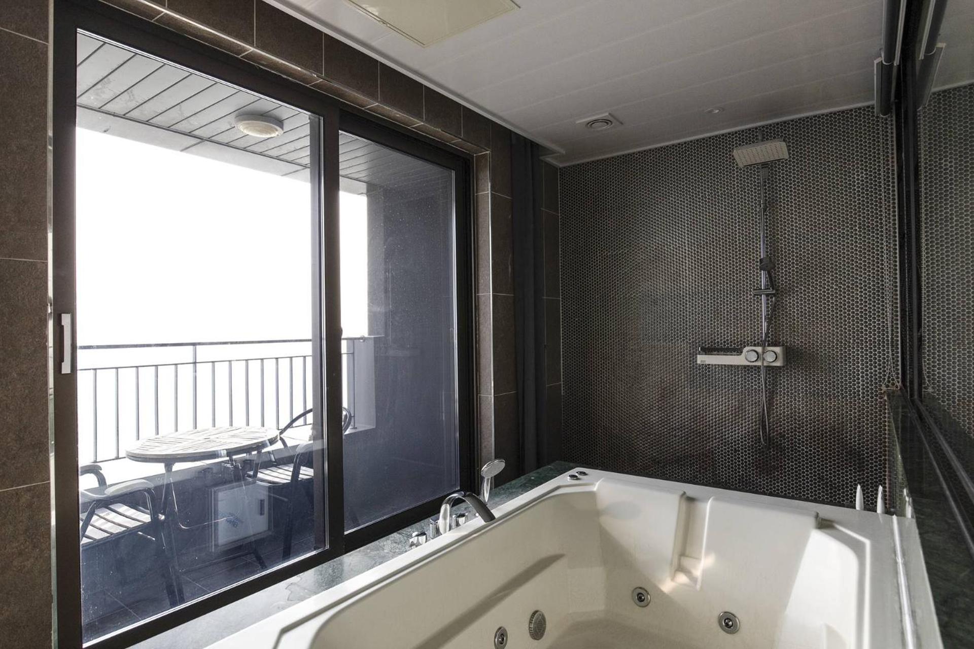 Premier Double Room with Spa Bath and Terrace