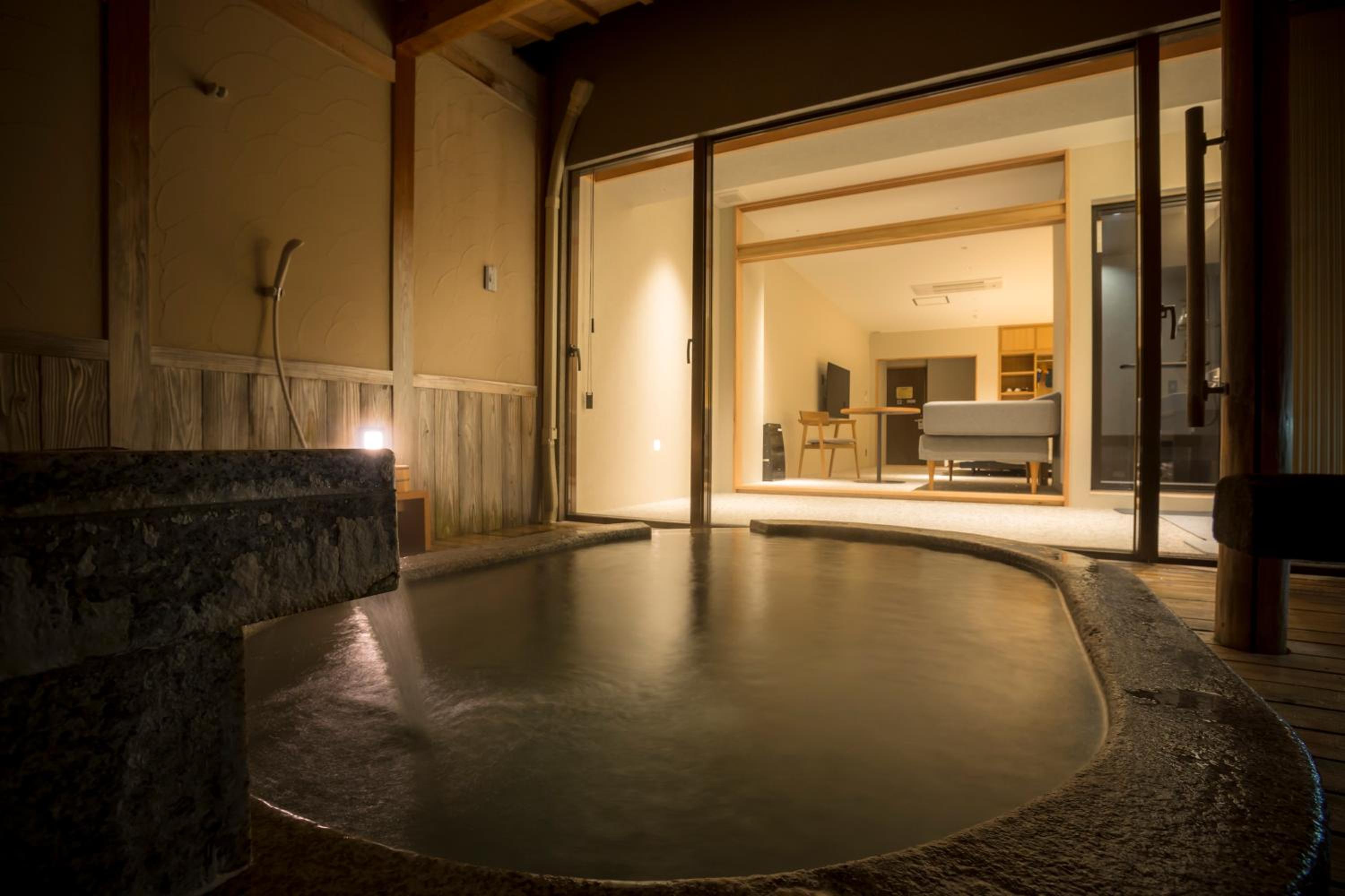 Twin Room with Private External Bathroom