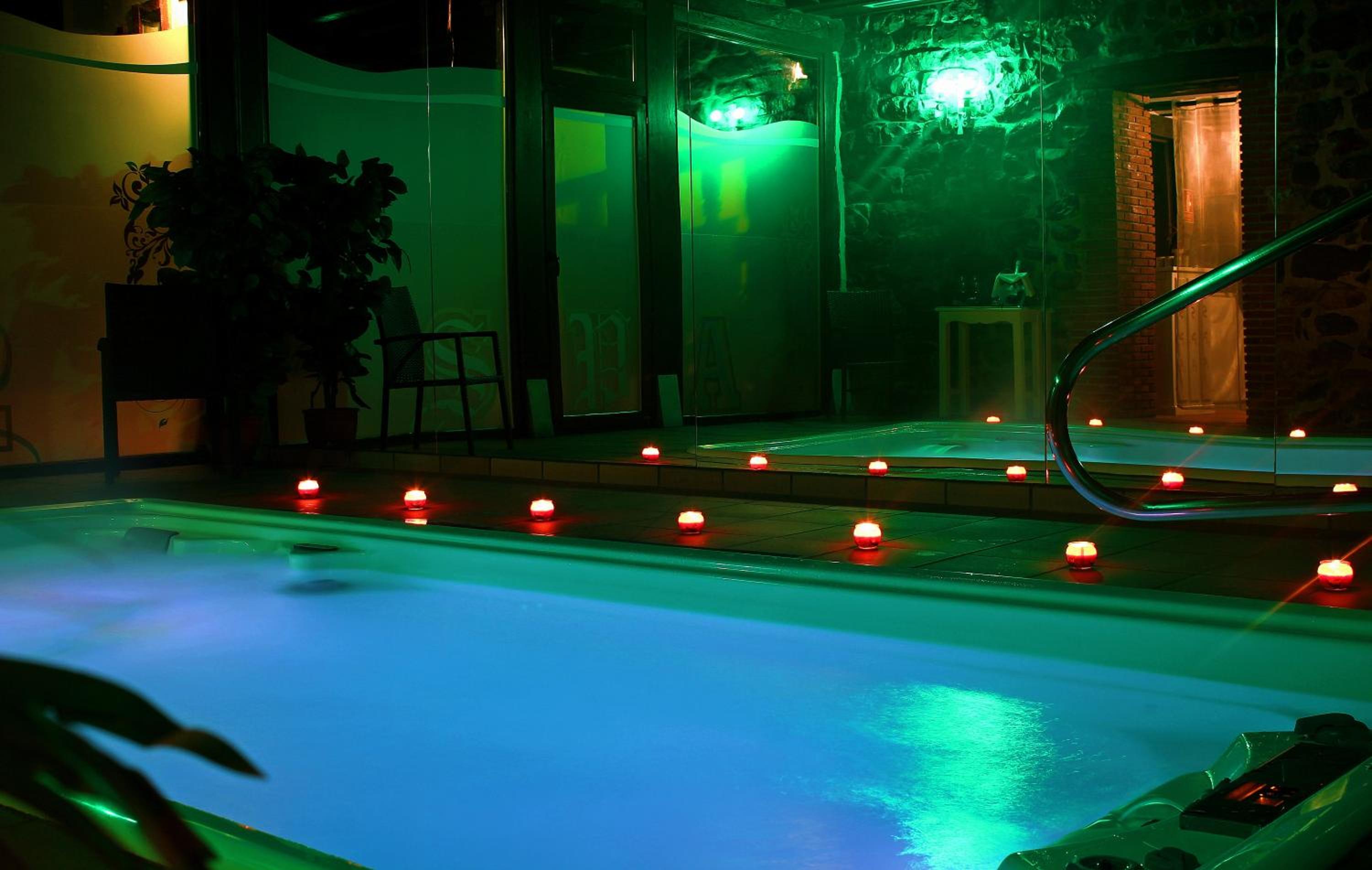 Double Room with Hydromassage Bath and Spa Access