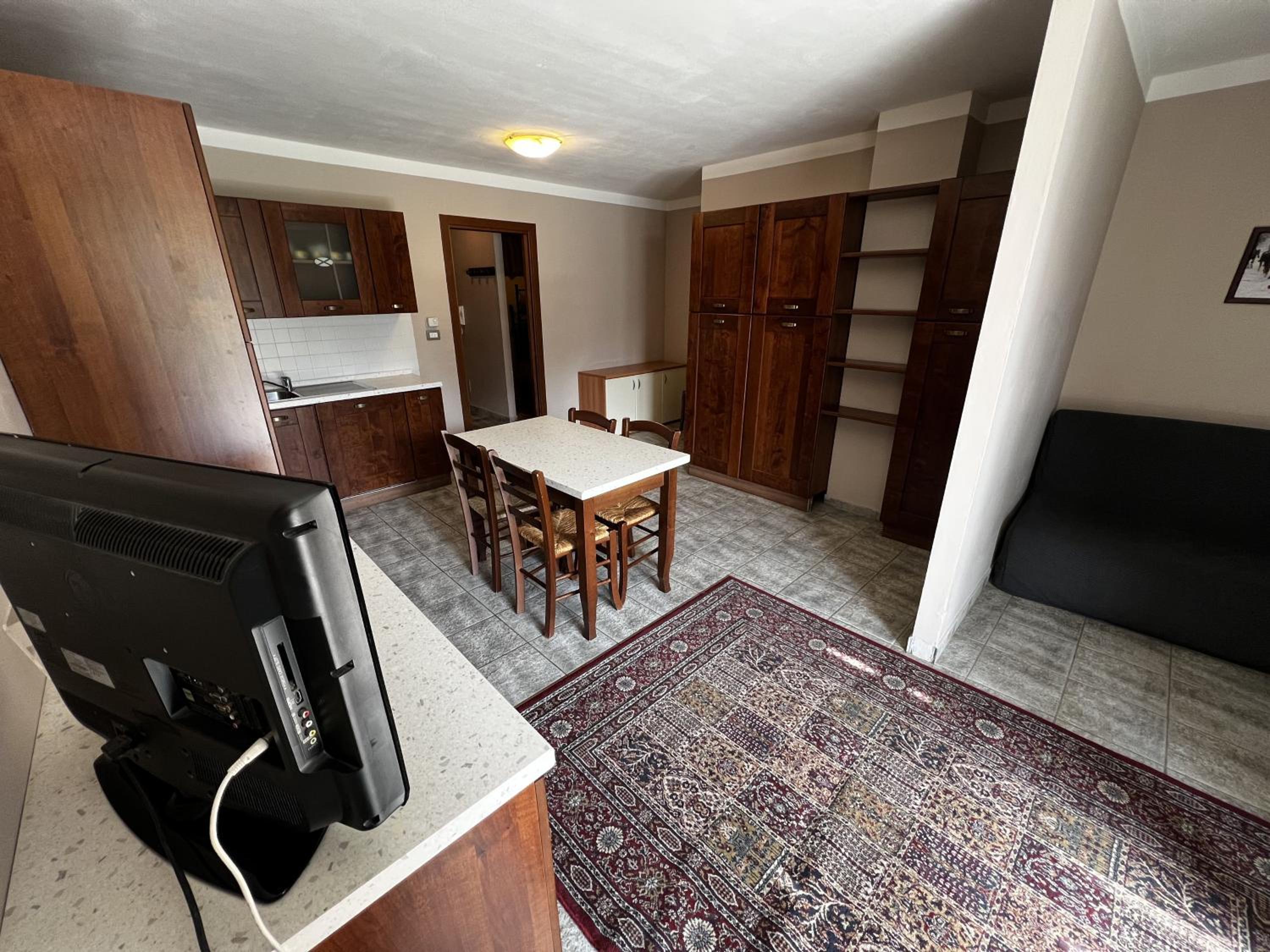 Two-Bedroom Apartment with Balcony and Mountain View