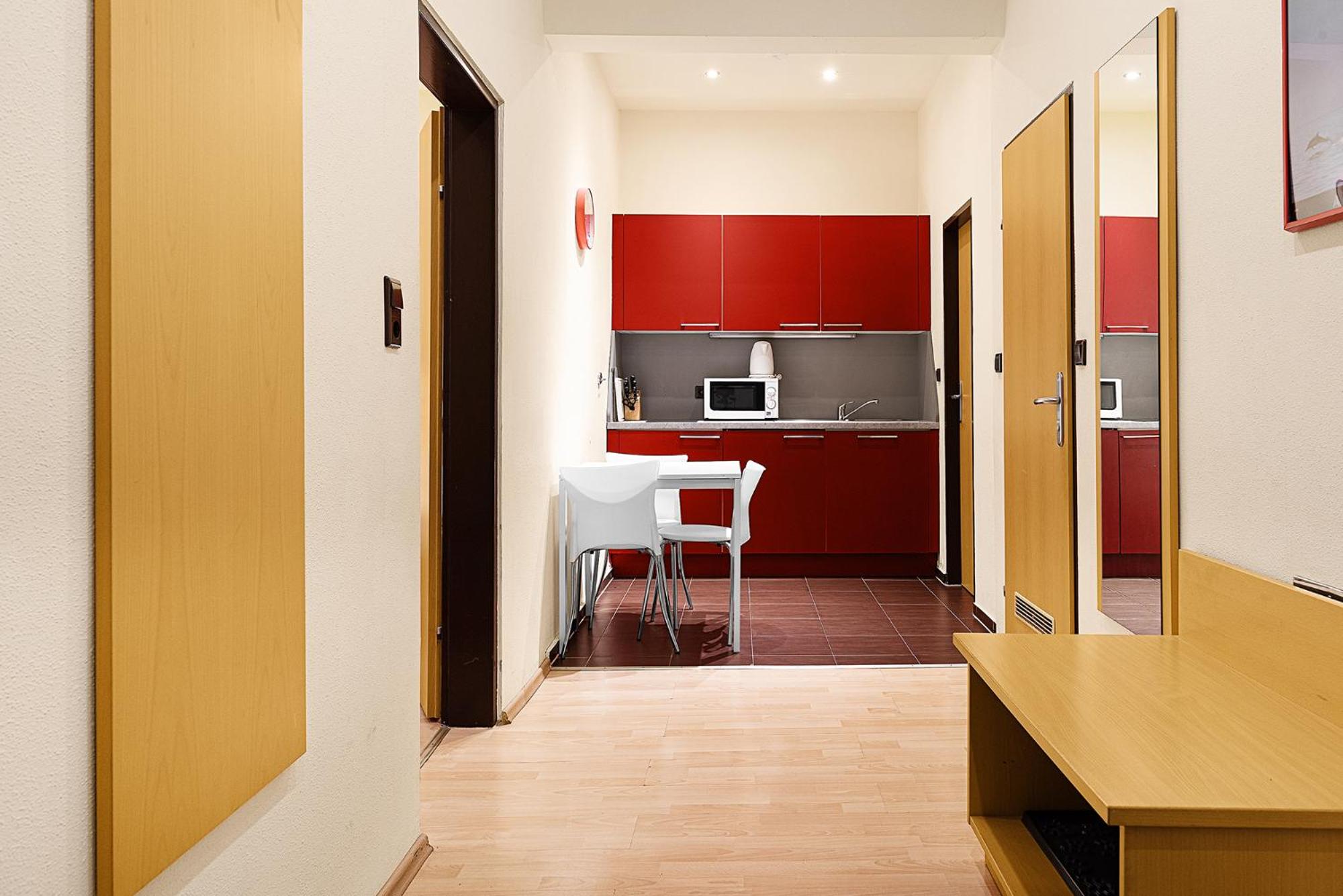 One-Bedroom Apartment - Annex