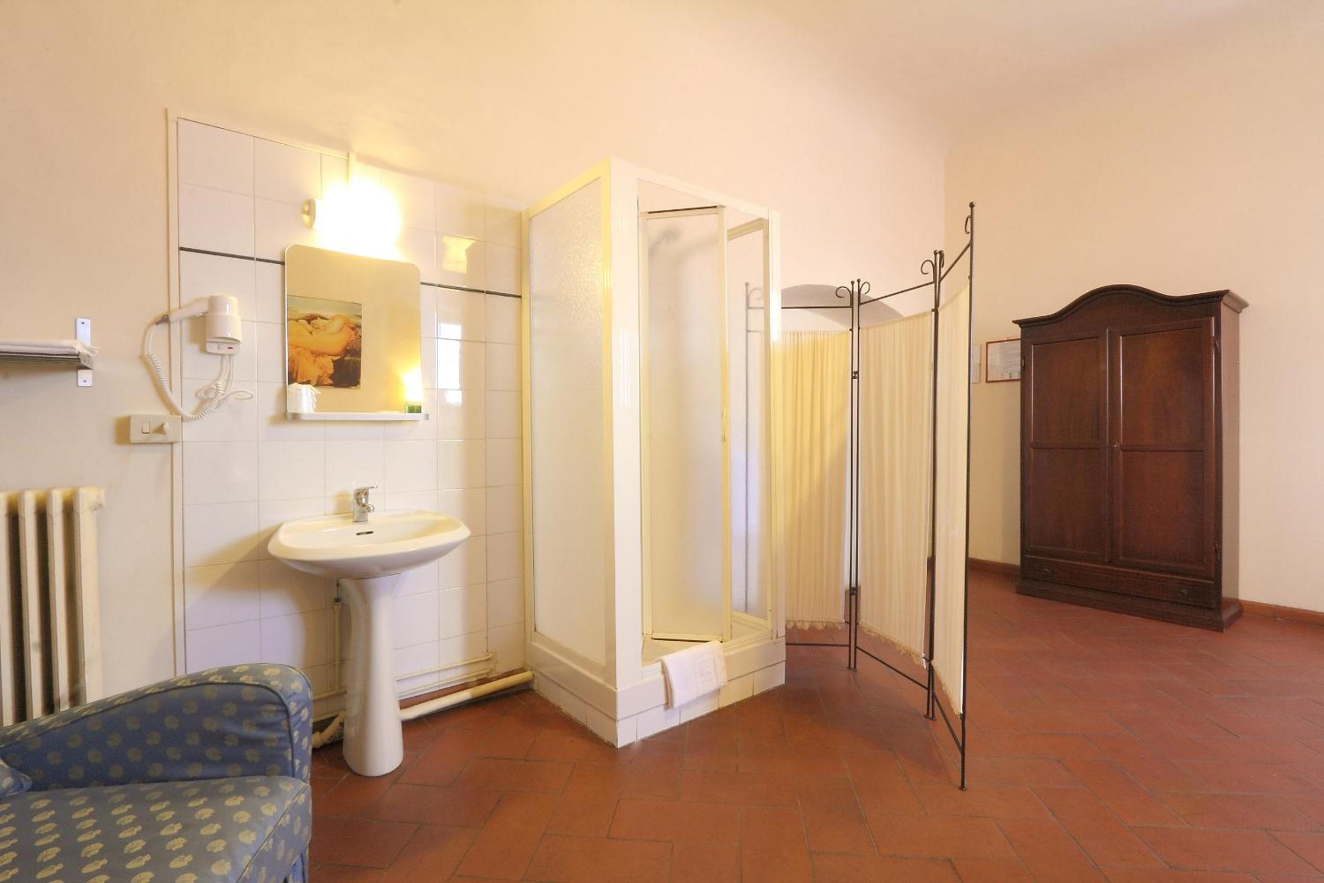 Double Room with Private Shower and Shared Toilet