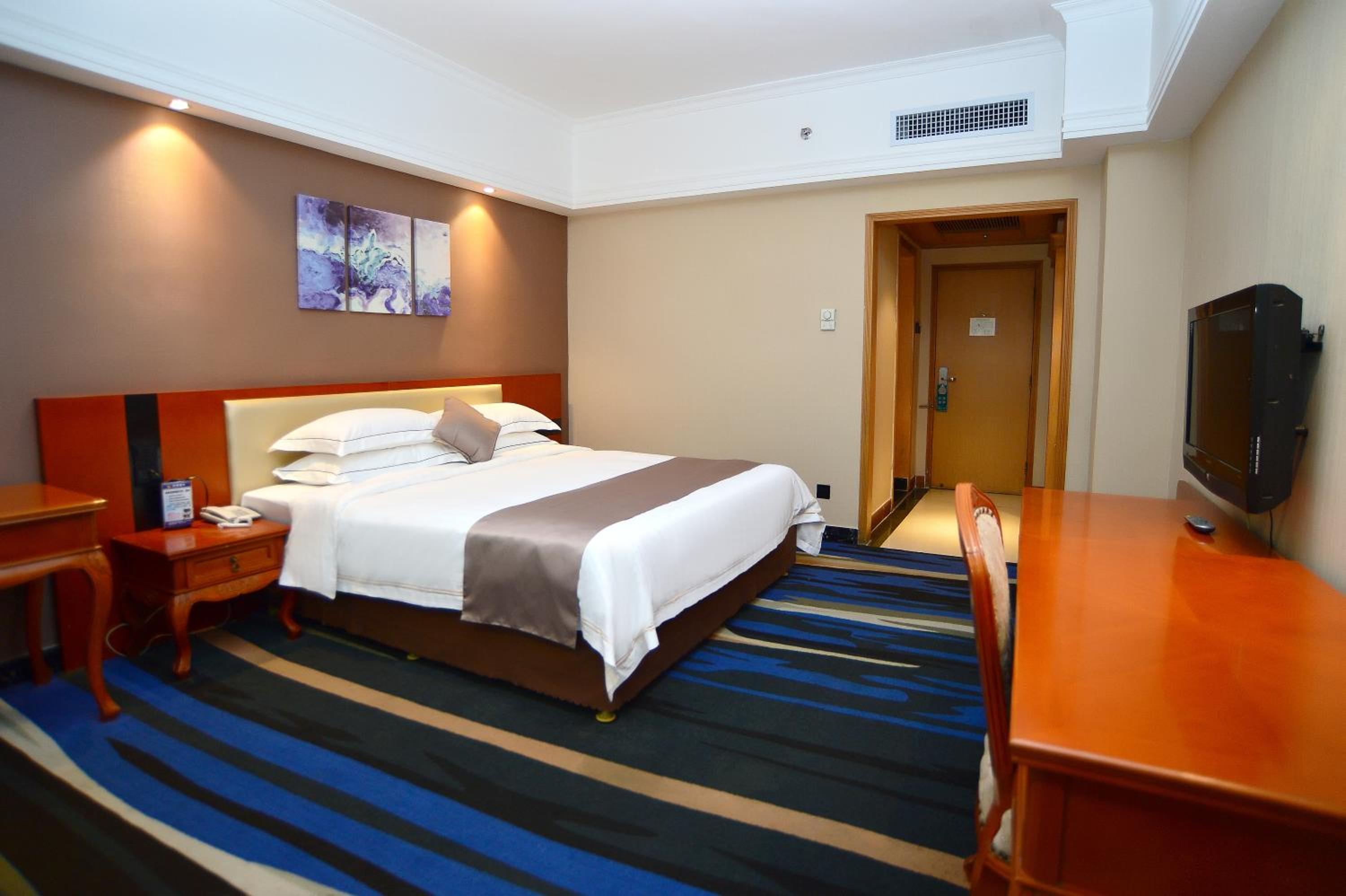 Classic Queen Room