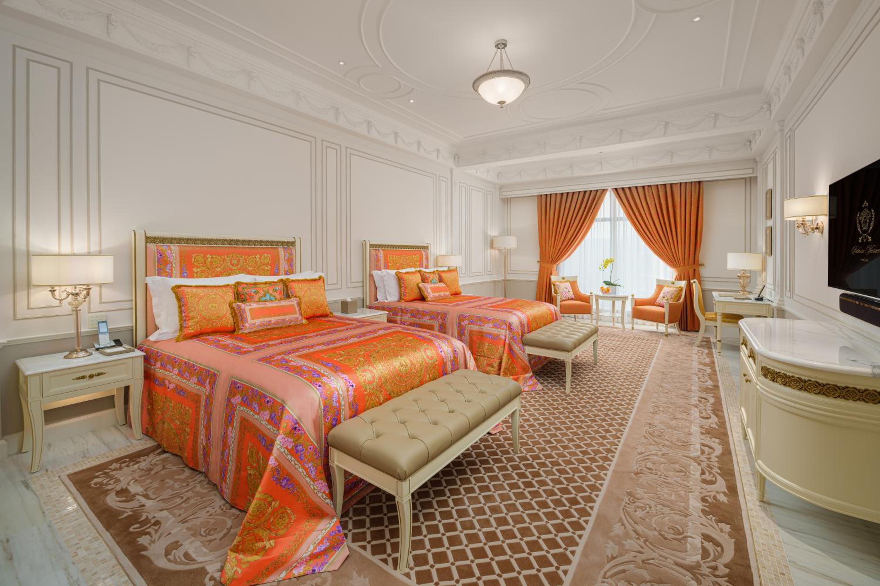 Premier Versace Queen