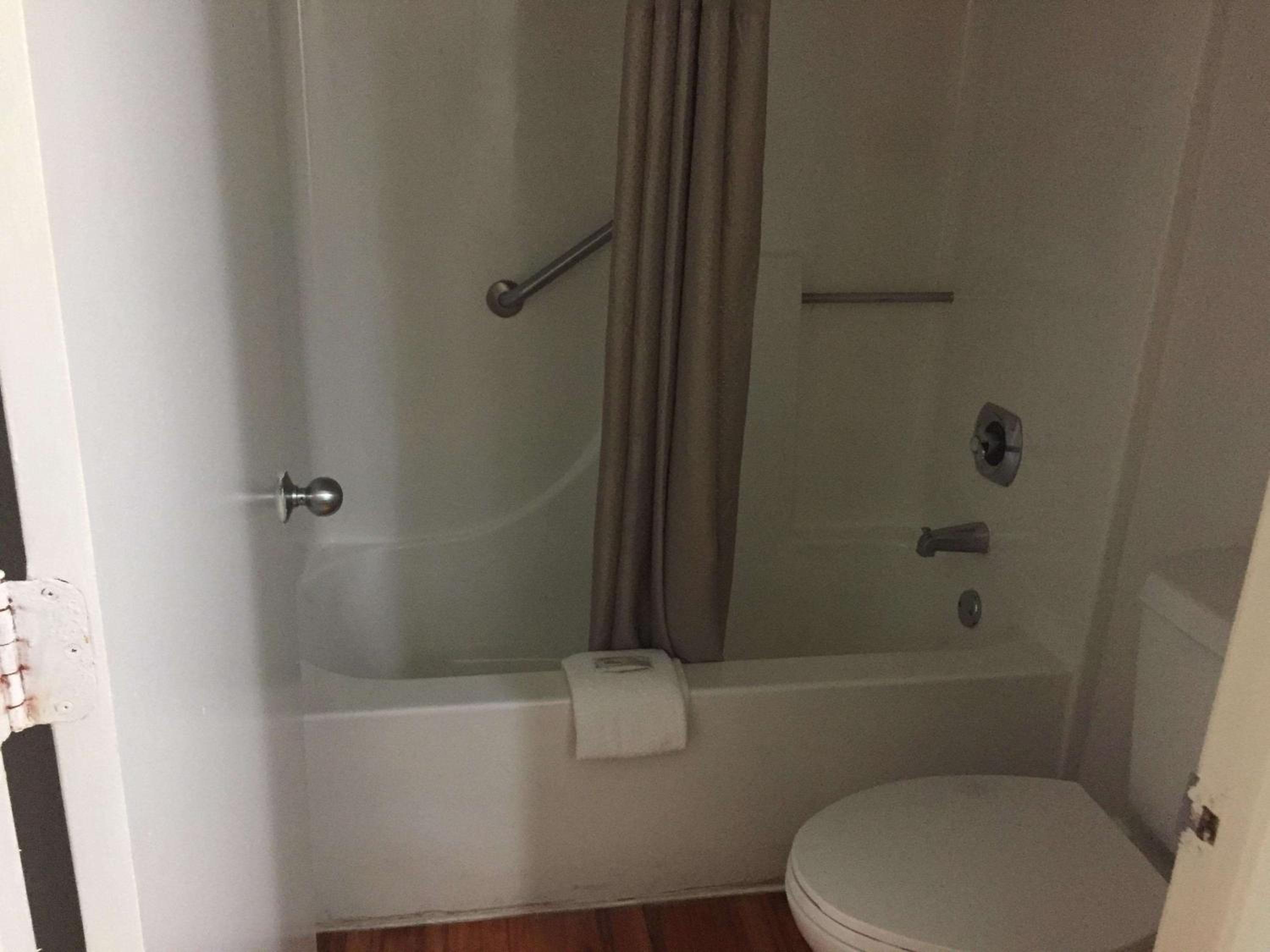 King Room - Disability Access - Non-Smoking