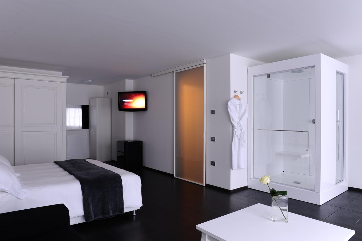 Family Room (2 Adults + 2 Children)