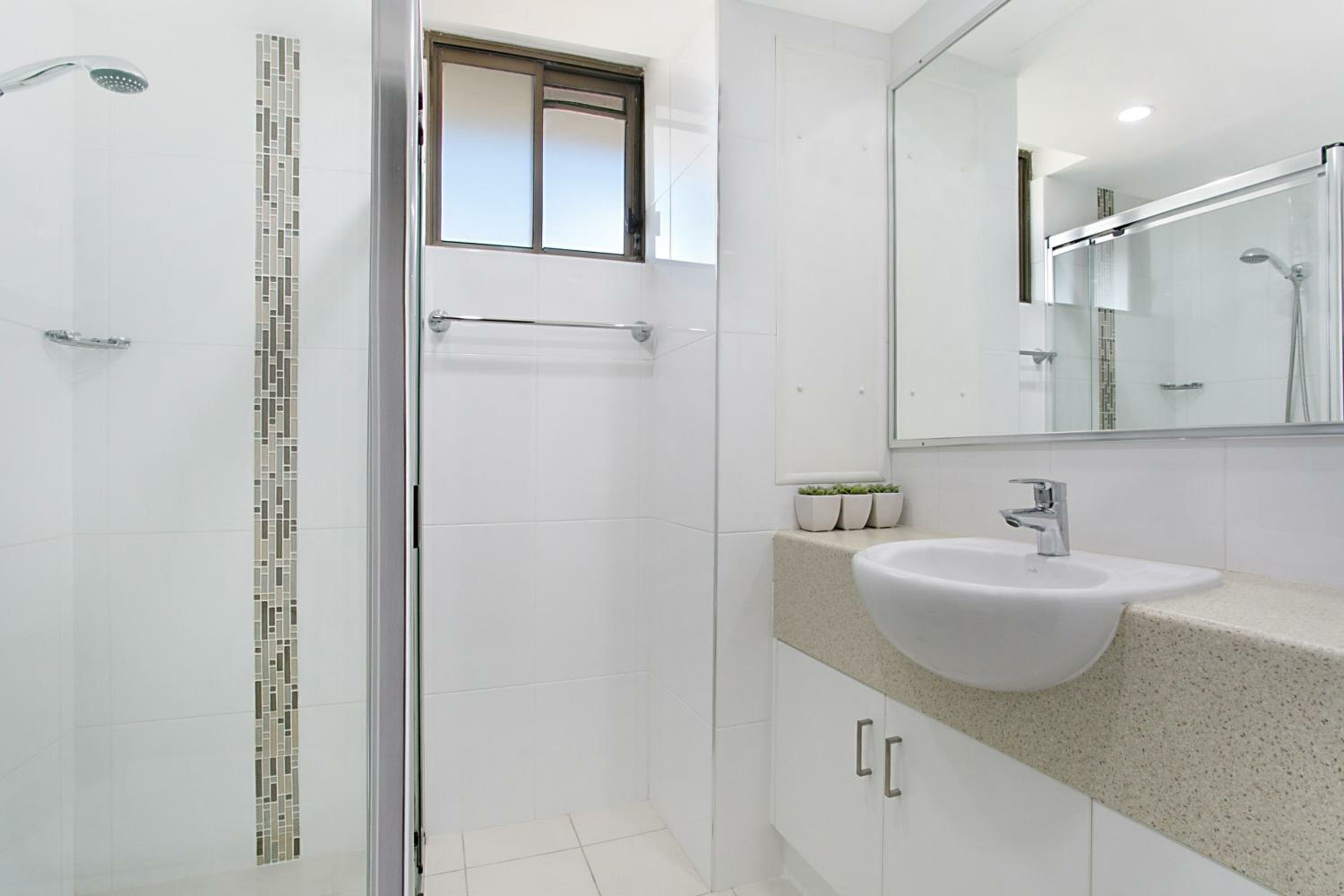 Two-Bedroom Ocean View Apartment