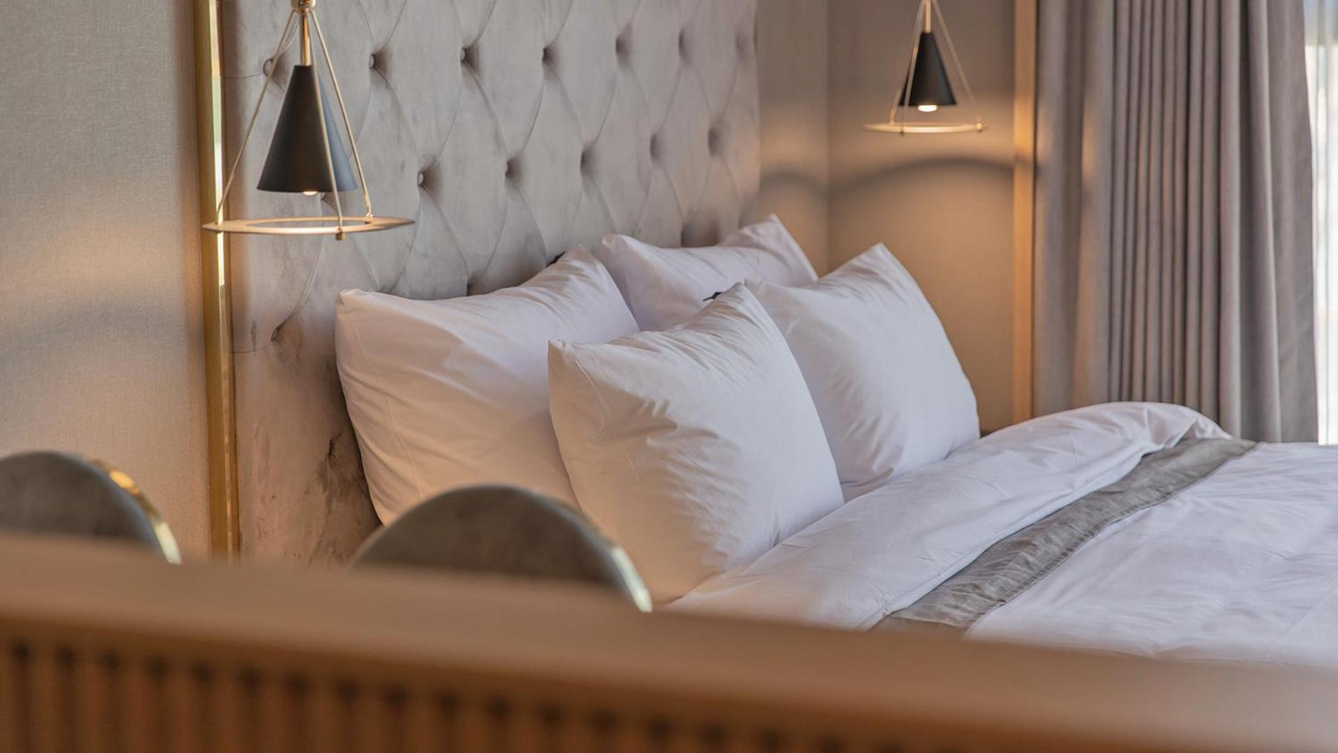 Suite Twin with Bridge View