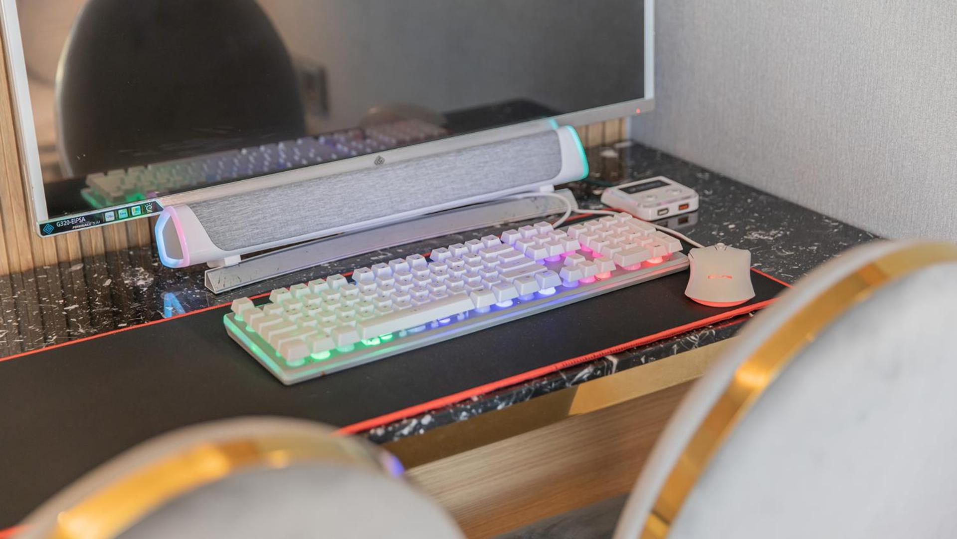 Suite Twin with Bridge View