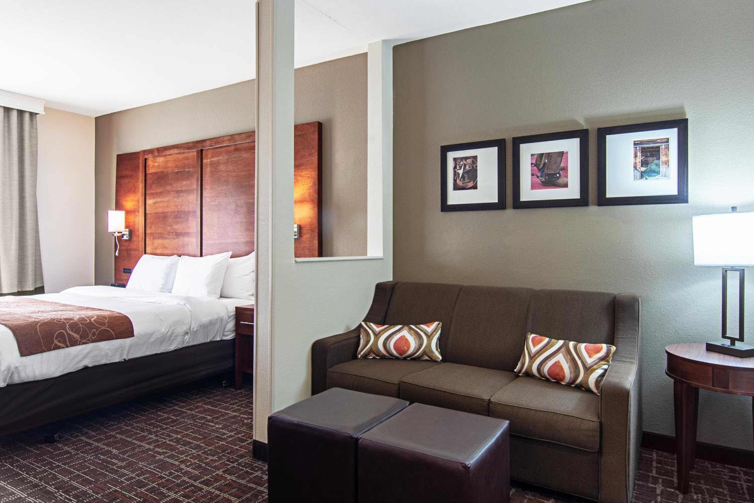 King Suite - Disability Access/Non-Smoking