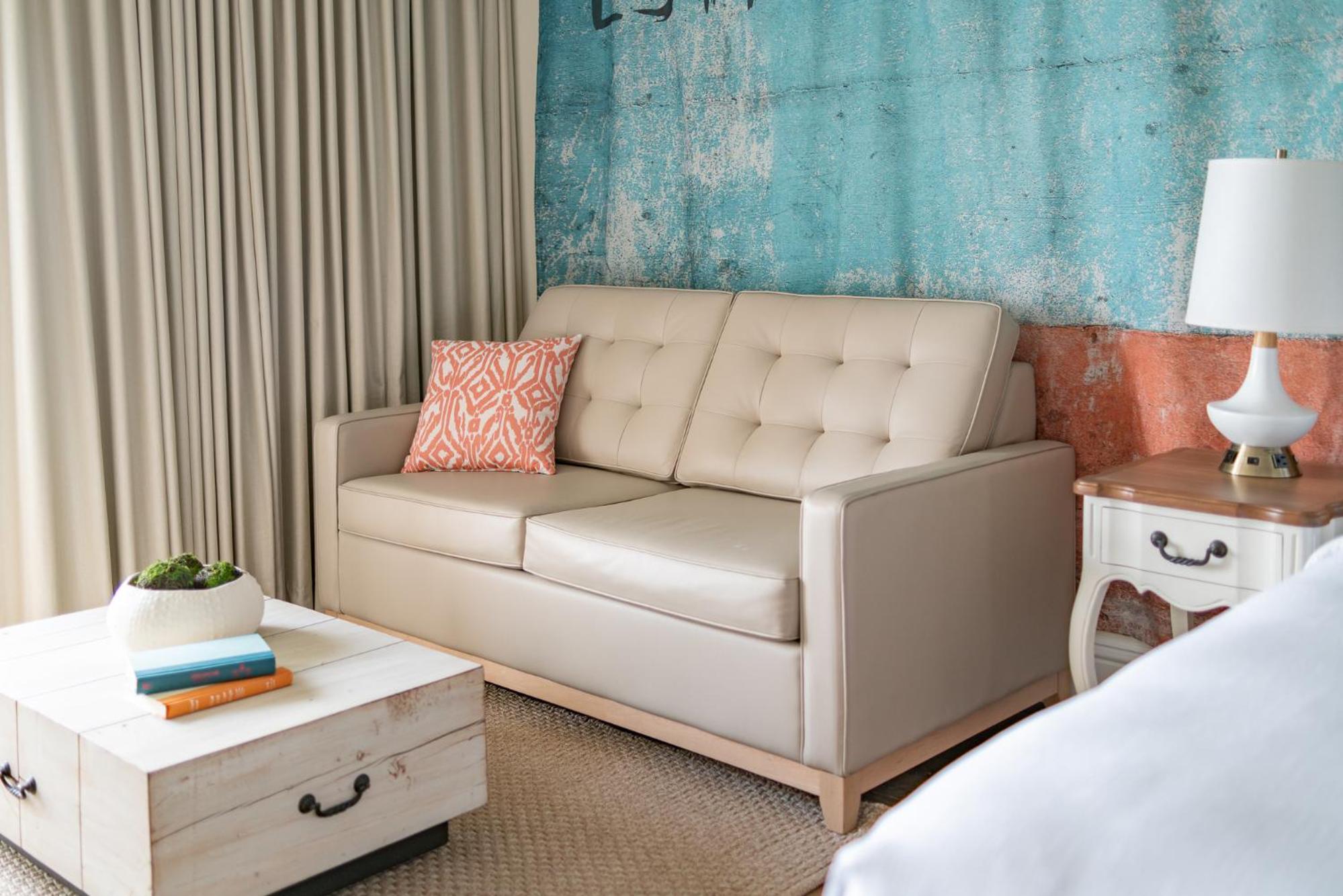 Traditional Room 1 King Bed No View