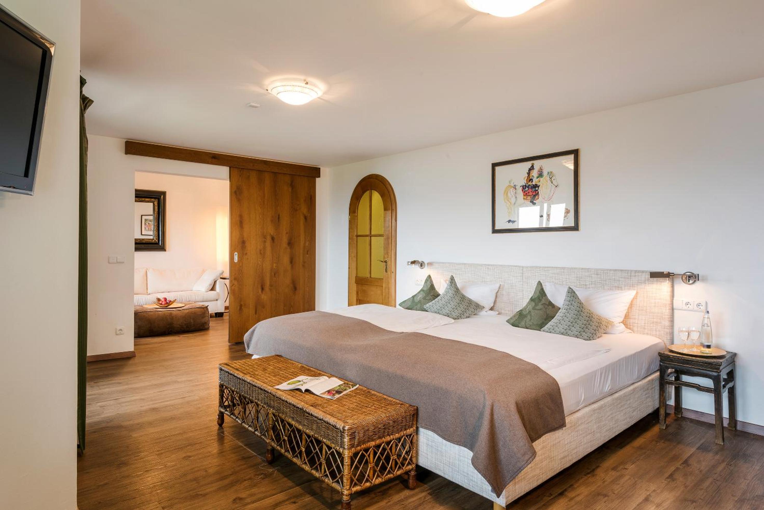 Deluxe Suite with Lake View