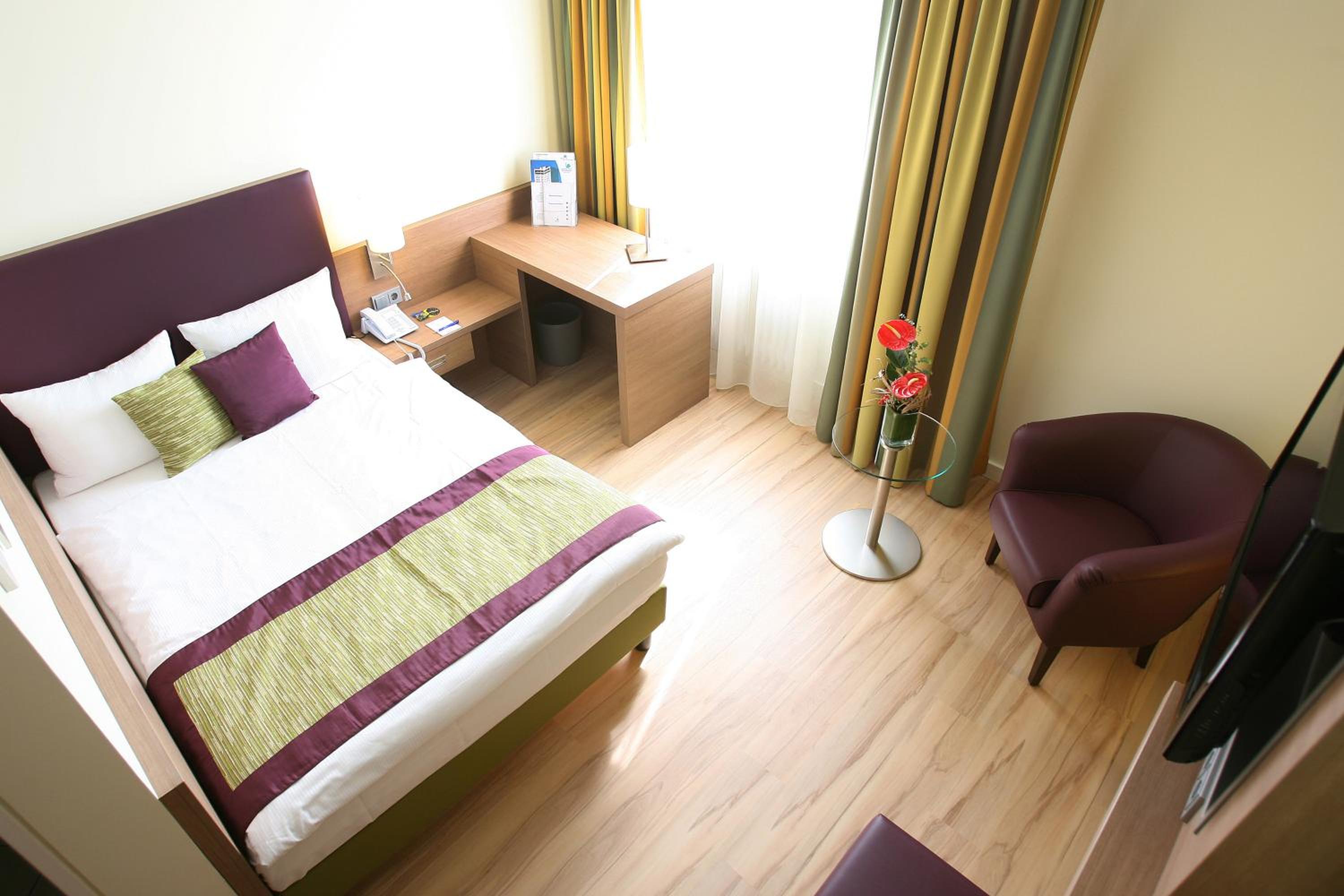 Classic Single Room
