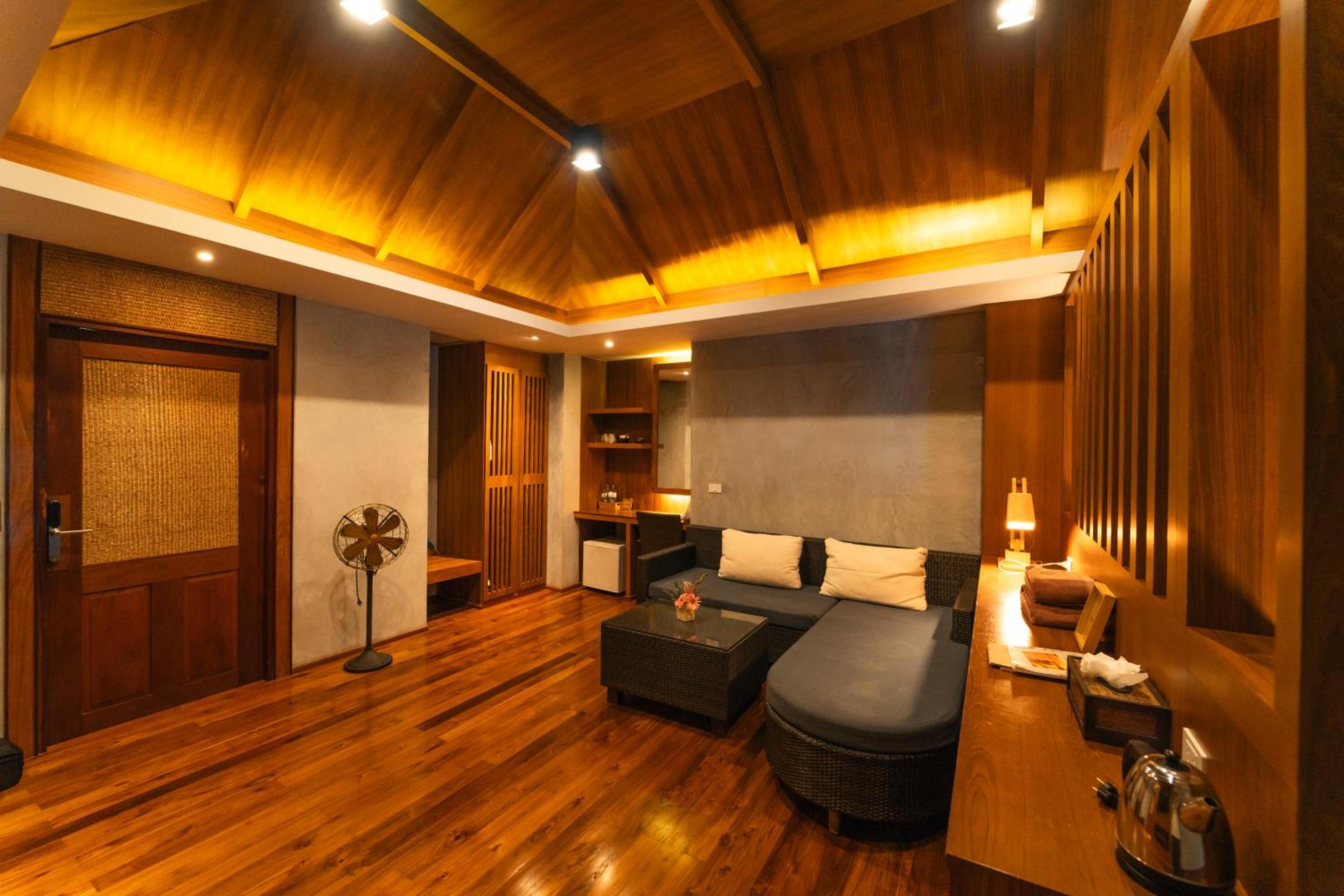 Deluxe Double Room with Balcony and Sea View